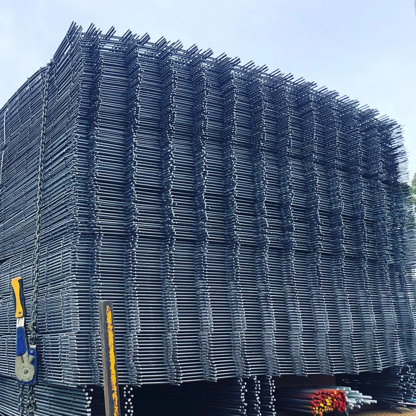 Nice big load of steel to start the week off 😎