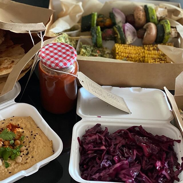 If like us you are trying to be a bit more conscious in day to day life as well as in the kitchen than this is the food box for you! We had a takeaway with a difference this weekend with @oatkitchen Vegan BBQ box. Now we are not vegan but are trying 