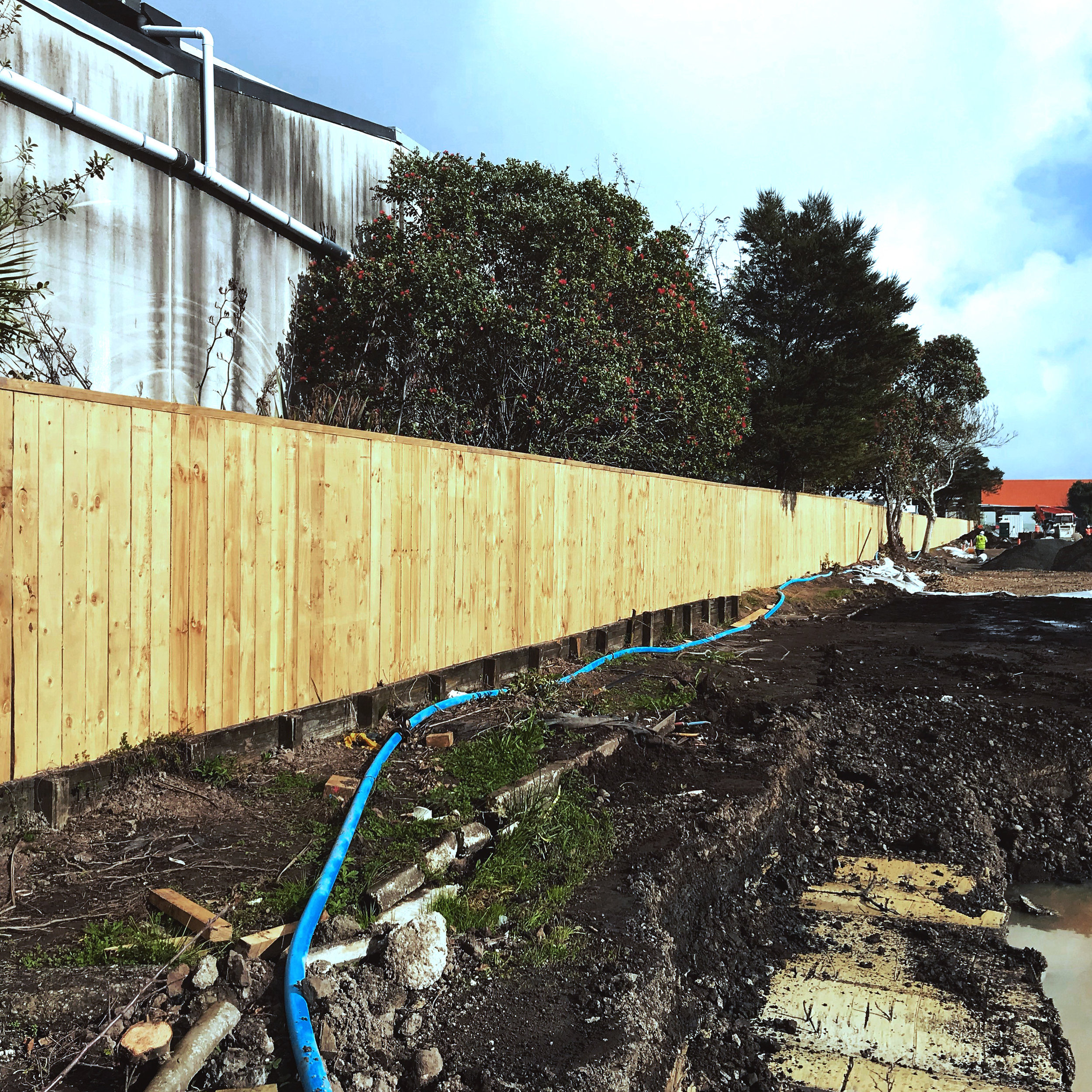 Timber Fencing 400m.jpg