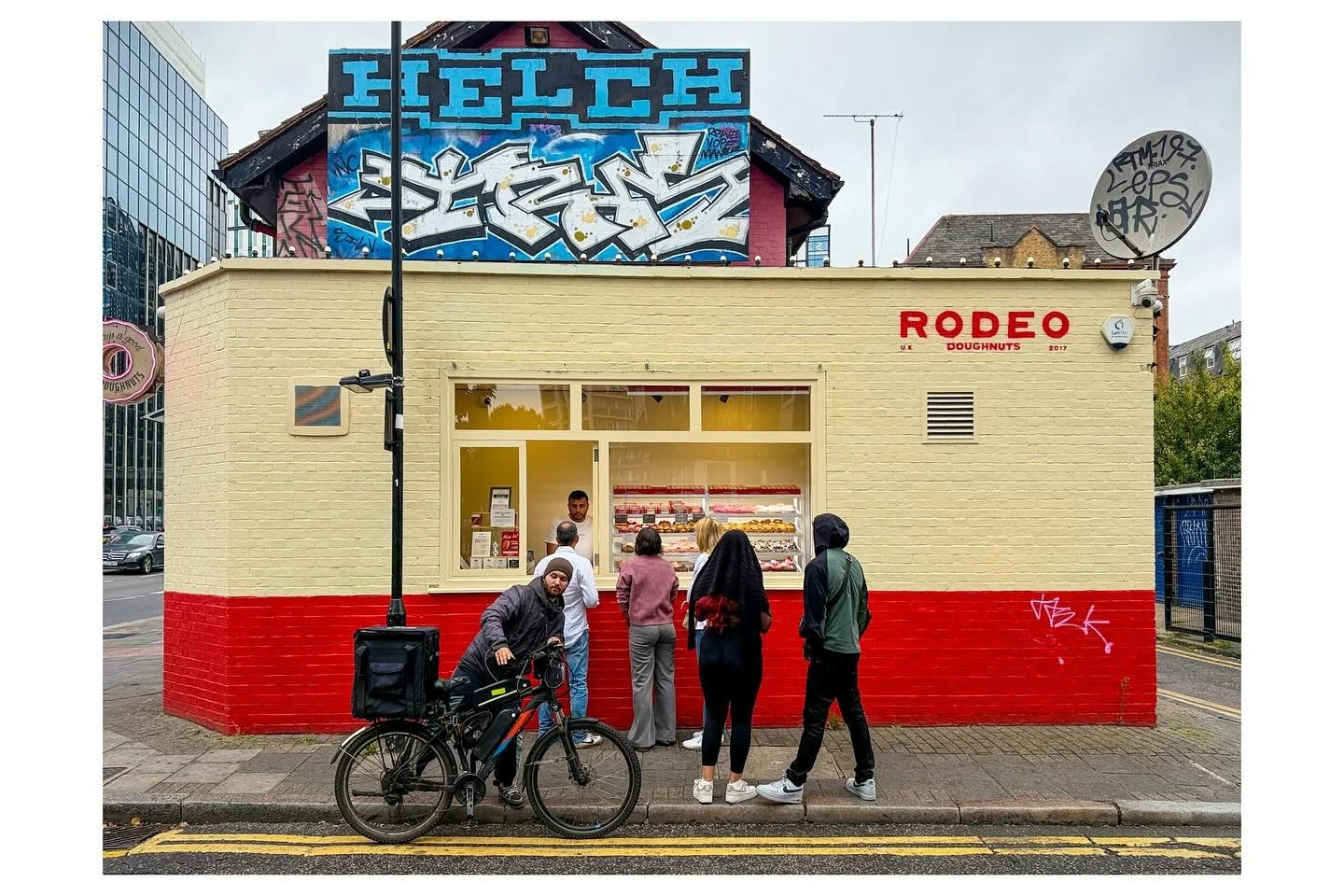 Shoreditch. London. 1.9.25.
#antoxleyphoto #london #photooftheday #photographer #photo #photos #leica