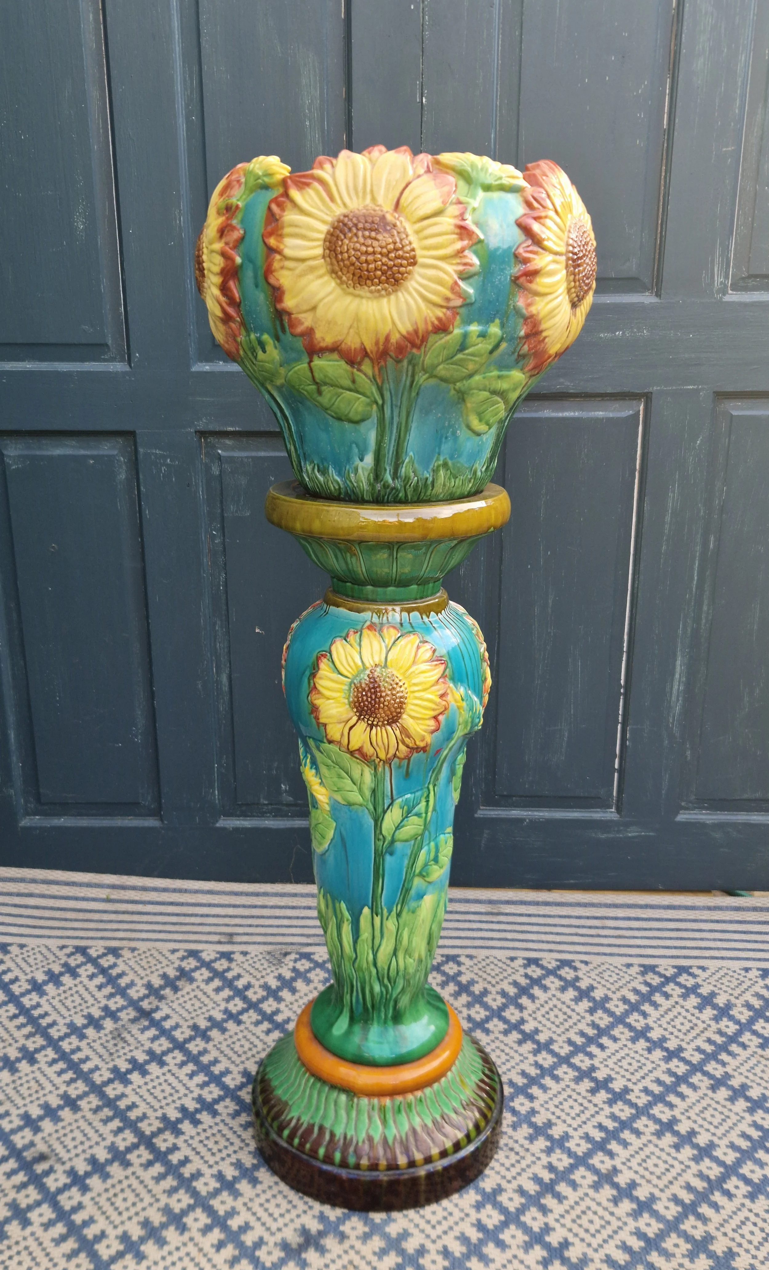 Majolica Jaridiniere 1.jpg