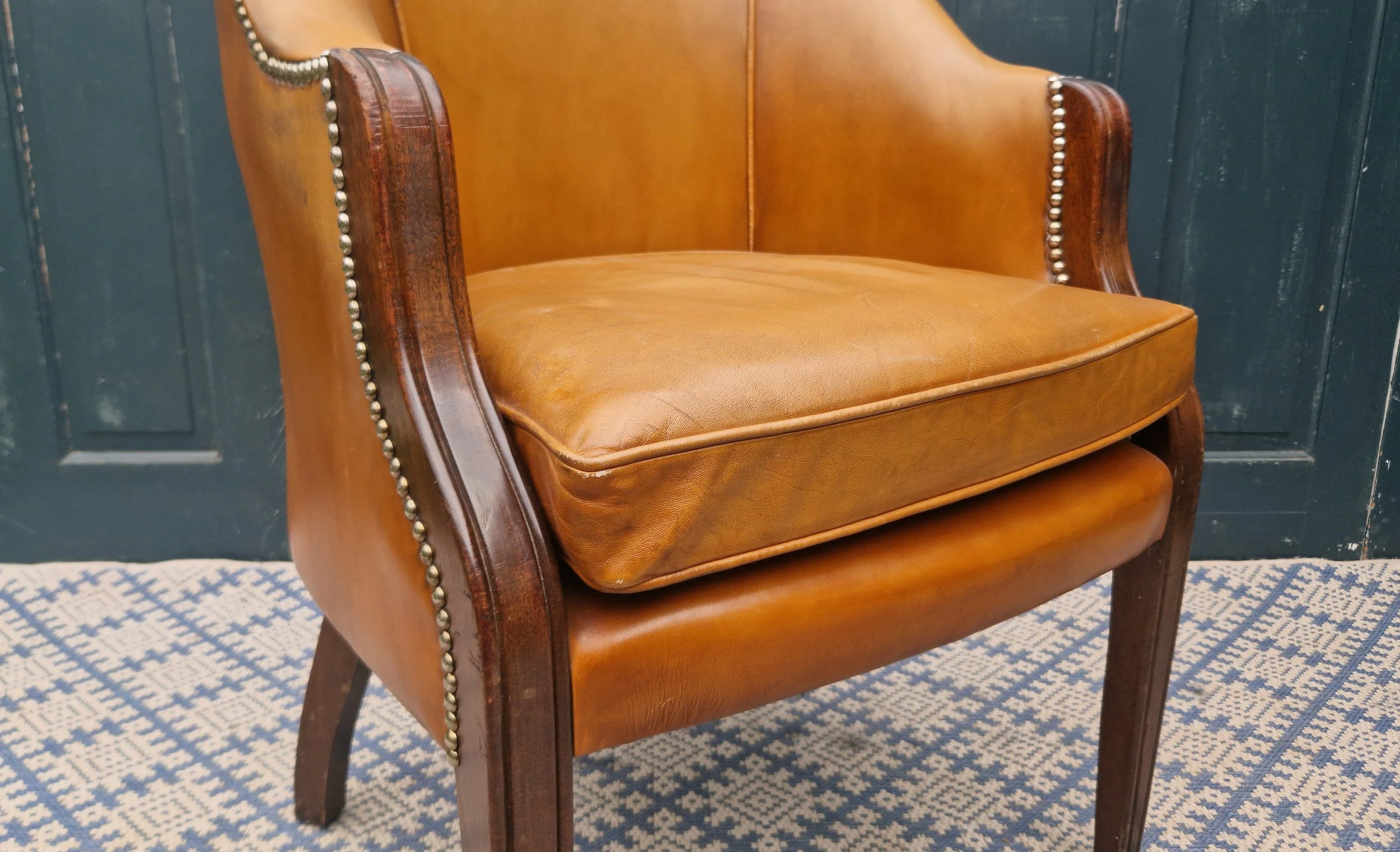 tan leather tub chair 8.jpg
