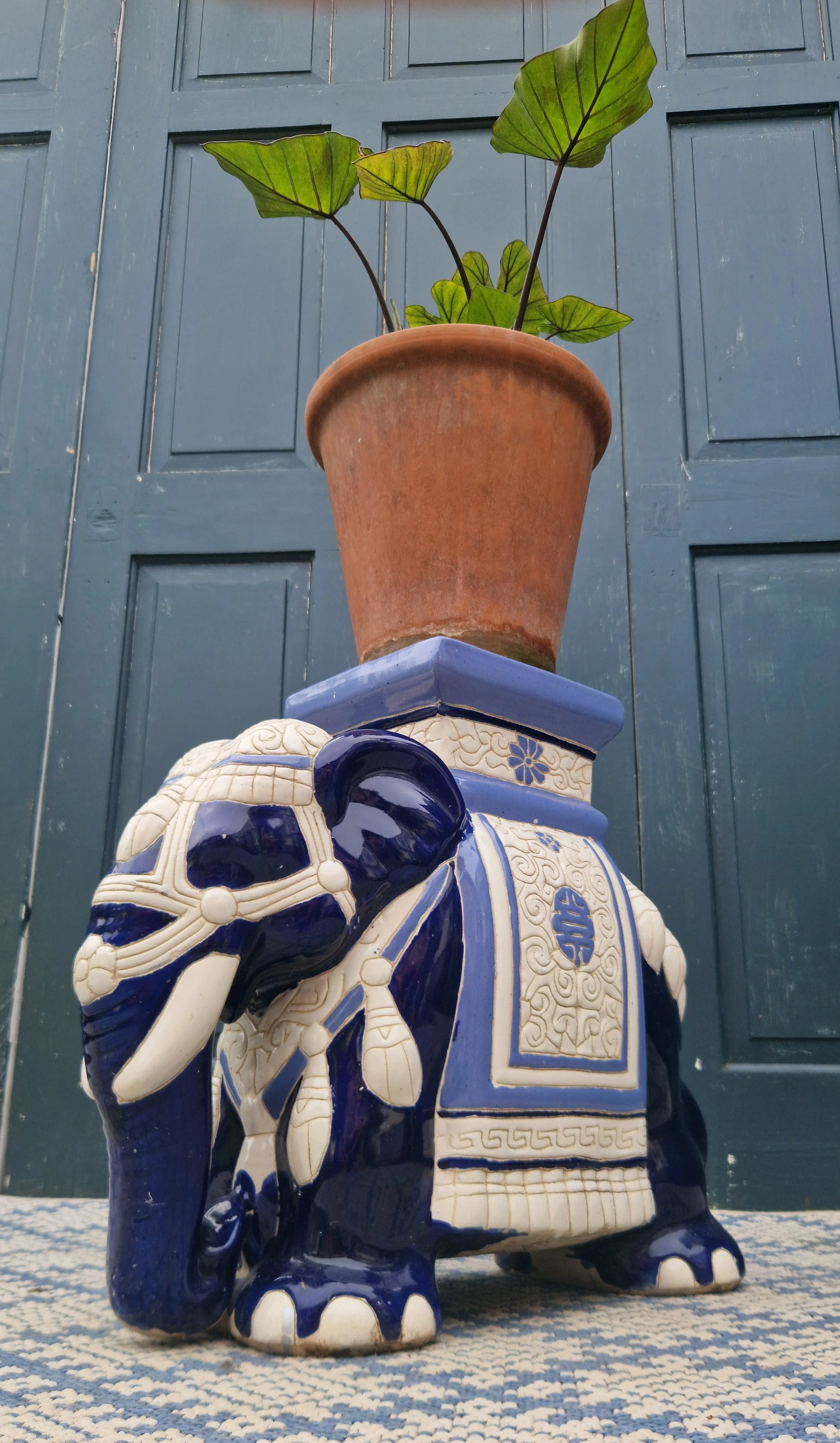 Ceramic elephant plant stand 9.jpg