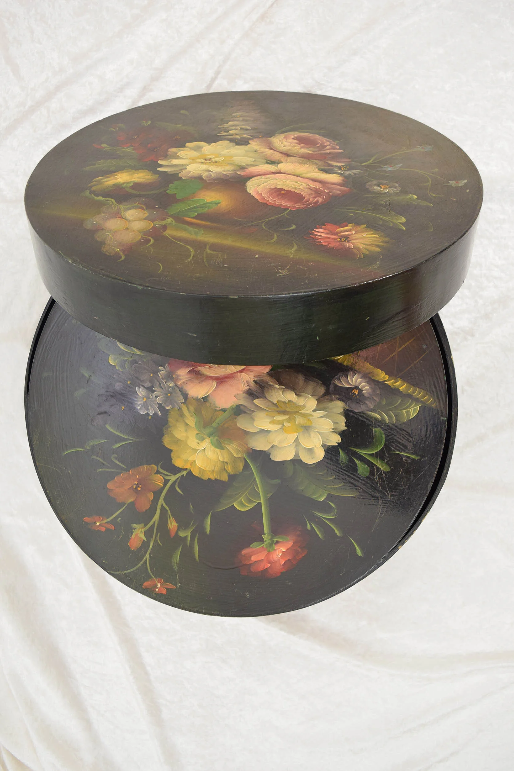 Set of 3 Victorian hand painted hat boxes 6.JPG