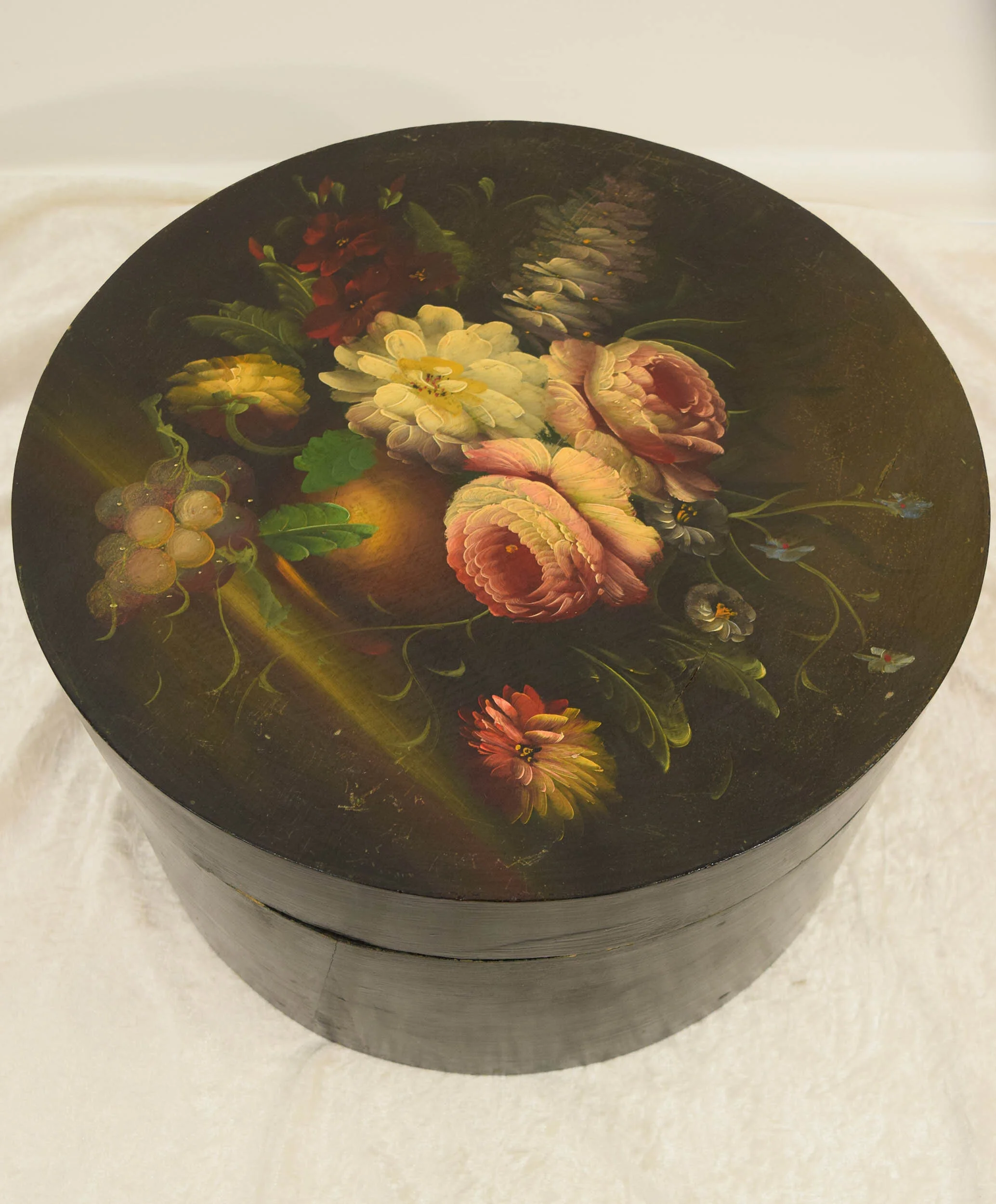 Set of 3 Victorian hand painted hat boxes 7.JPG