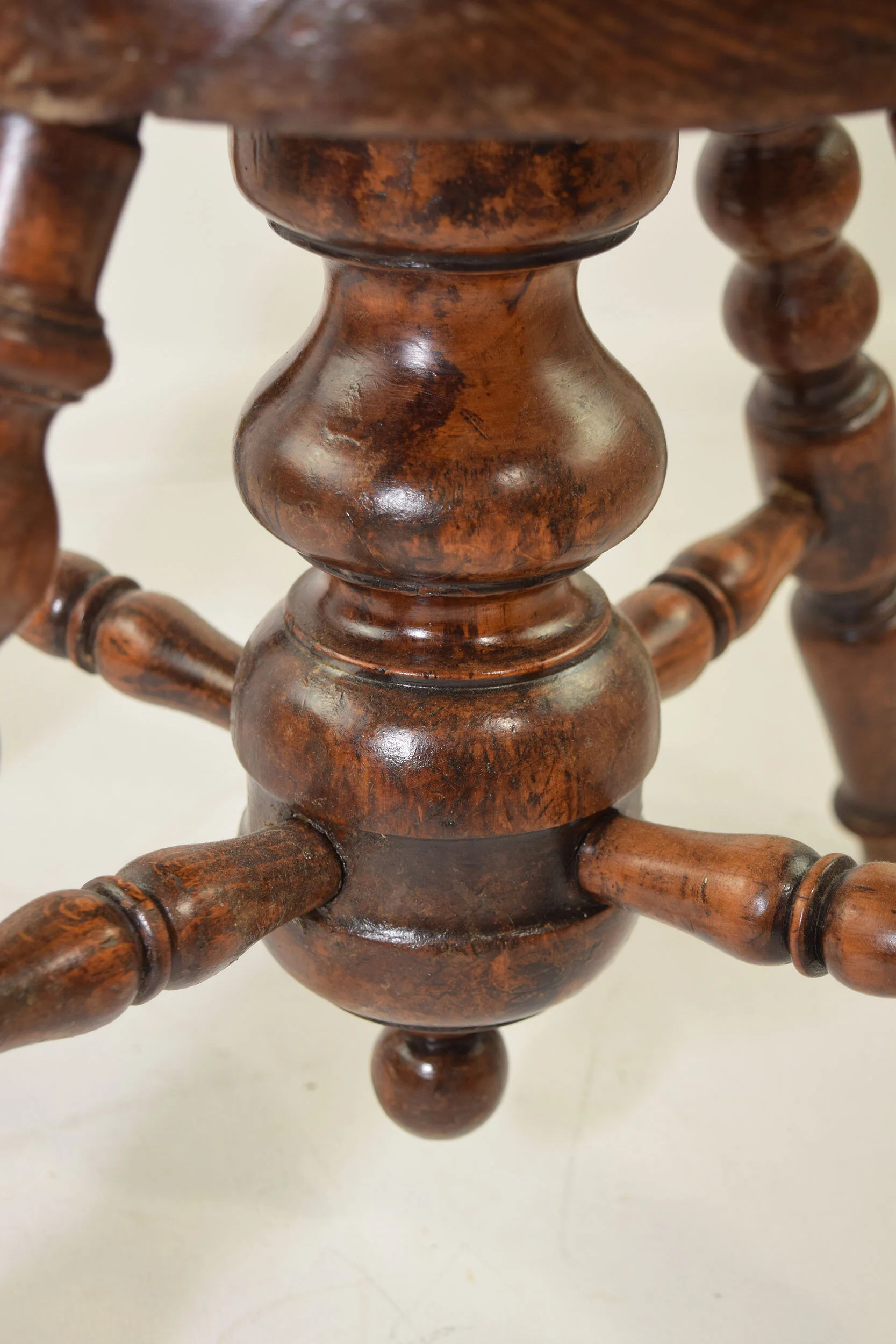 Mahogany Artist Revolving Stool 7