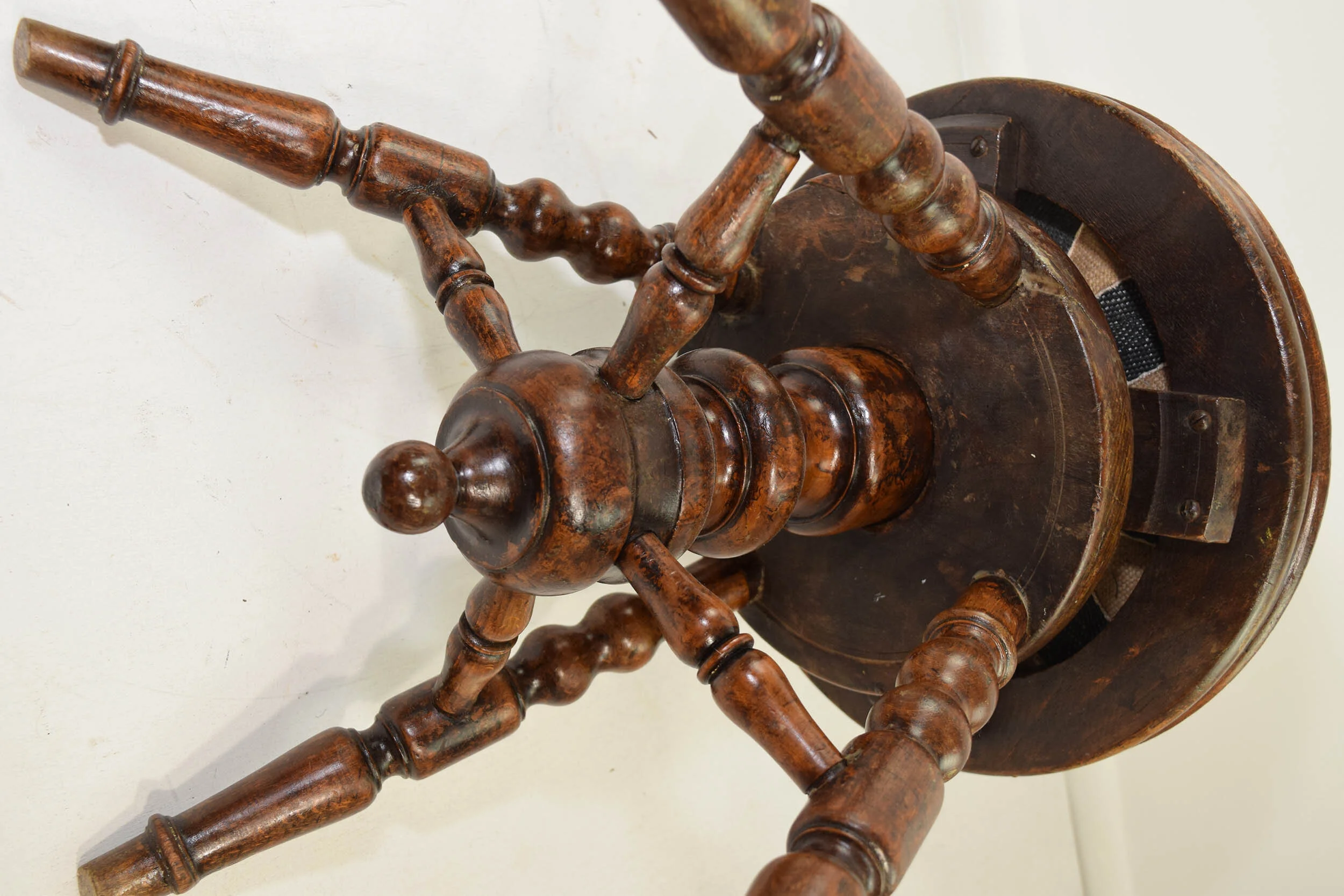 Mahogany Artist Revolving Stool 8