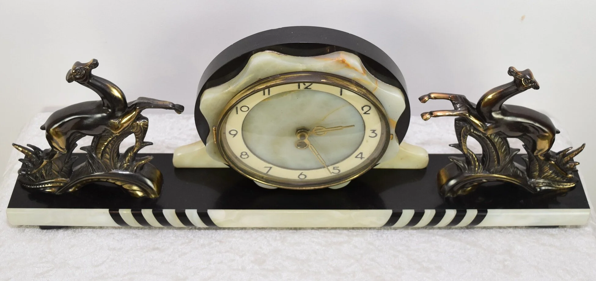 French Onyx and Slate Art Deco Clock 1