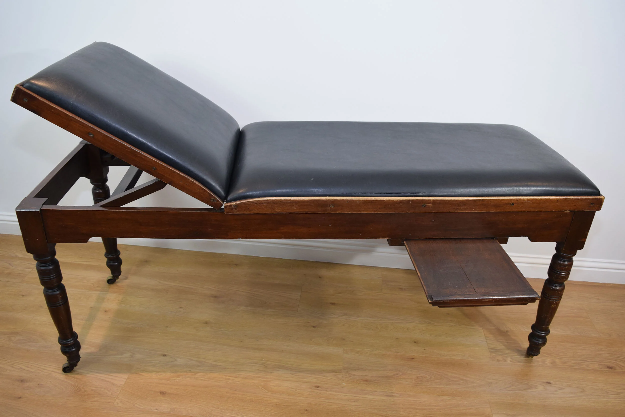 Doctors examination bed 4.JPG