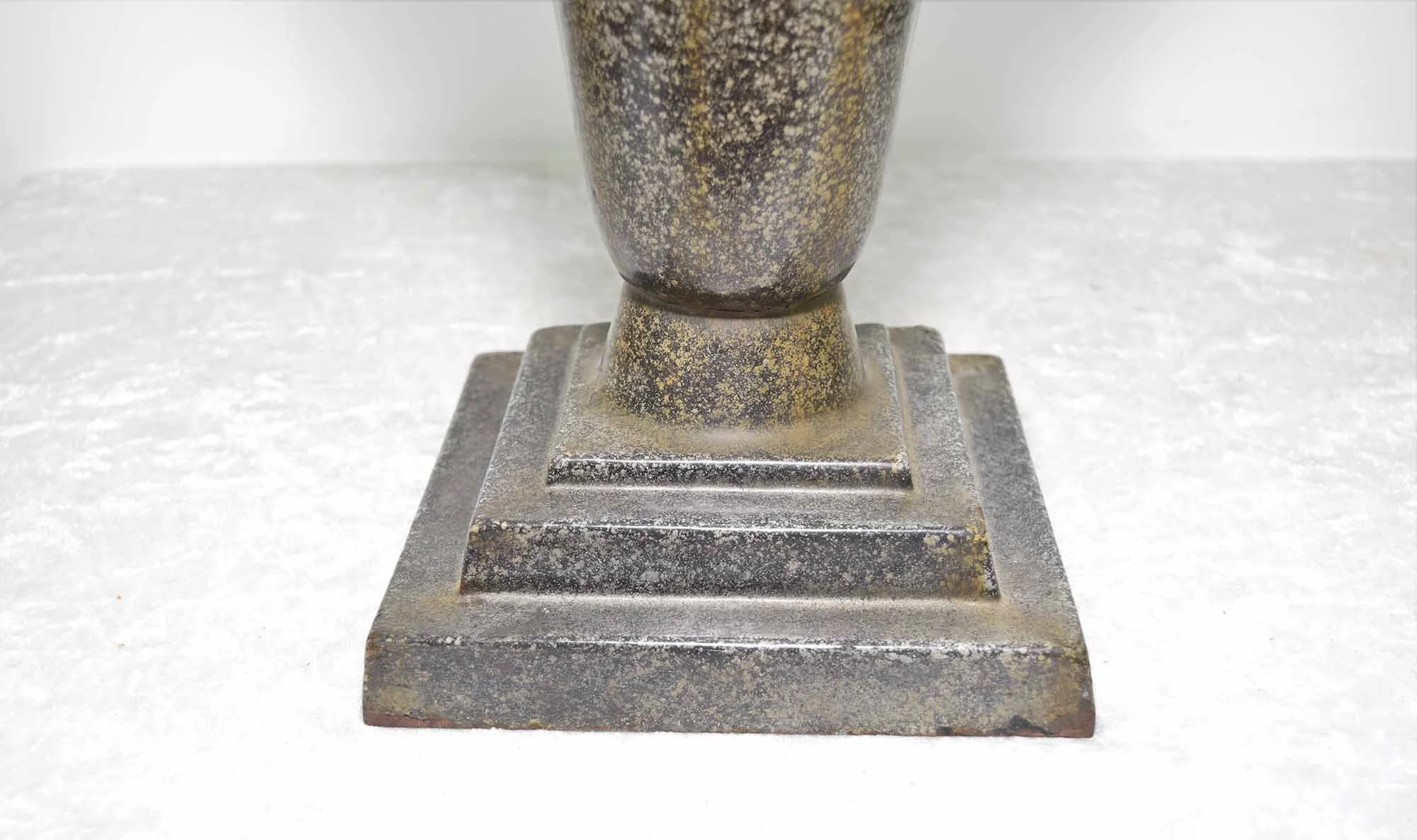 Enamelled Art Deco planter 6.JPG