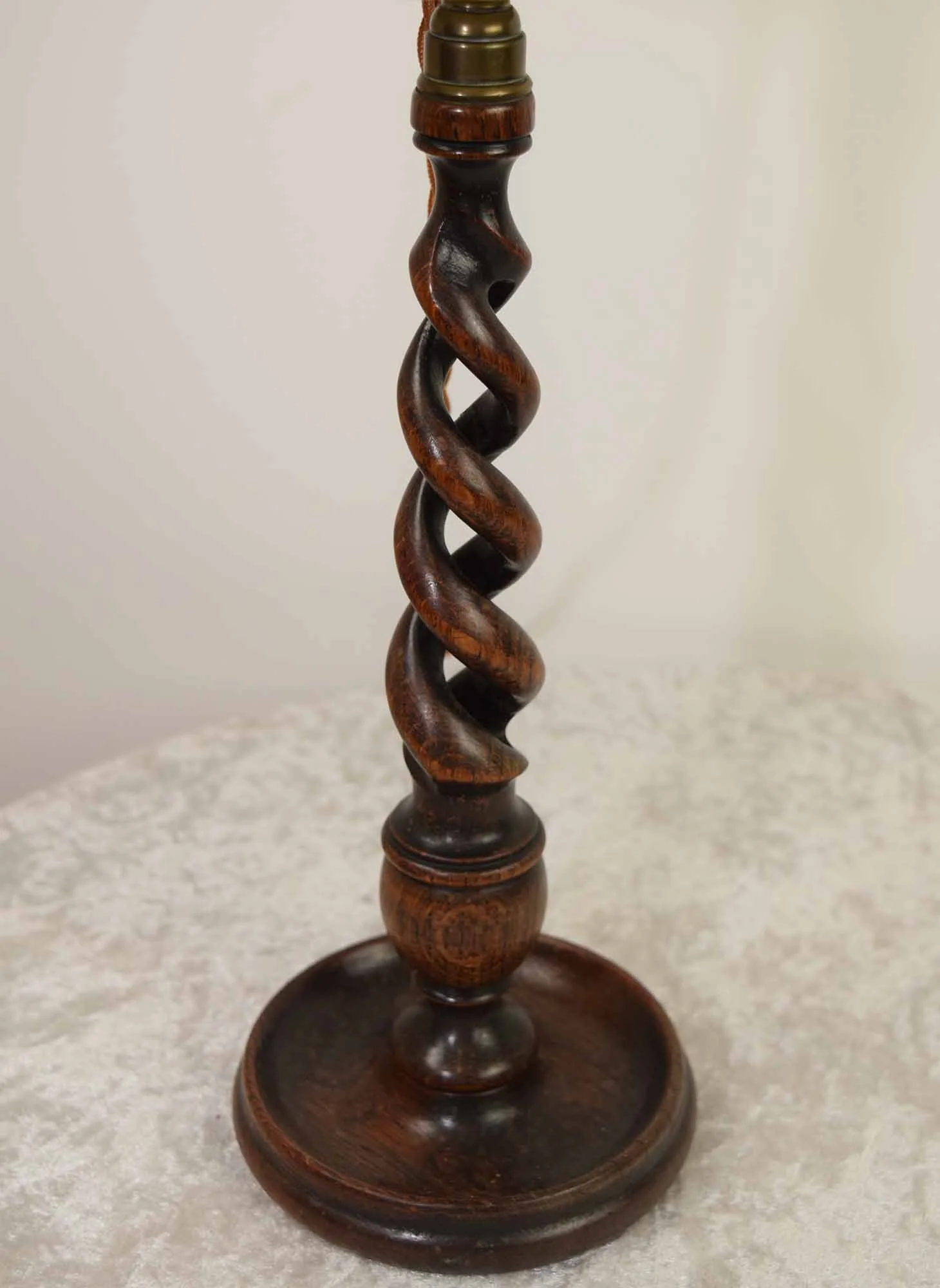 Walnut lamp 5.JPG