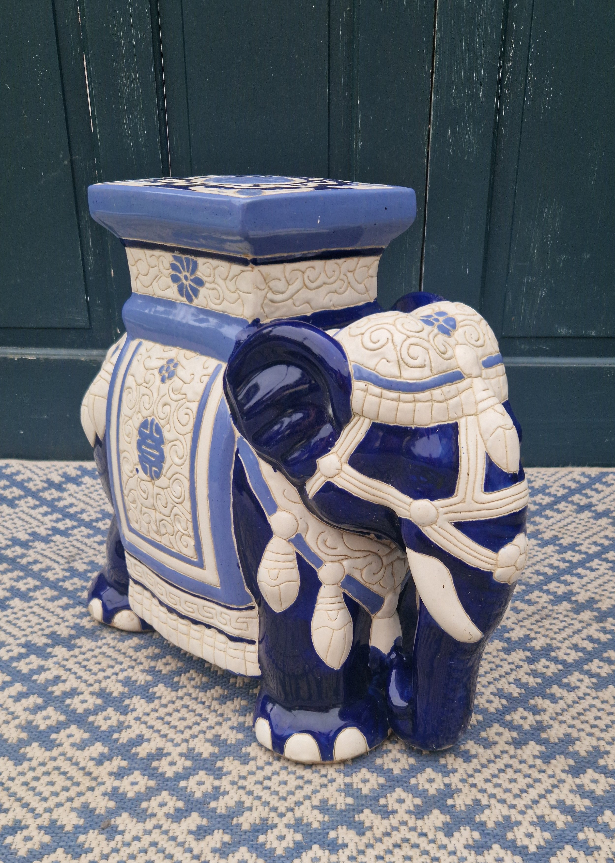 Ceramic elephant plant stand 2.jpg