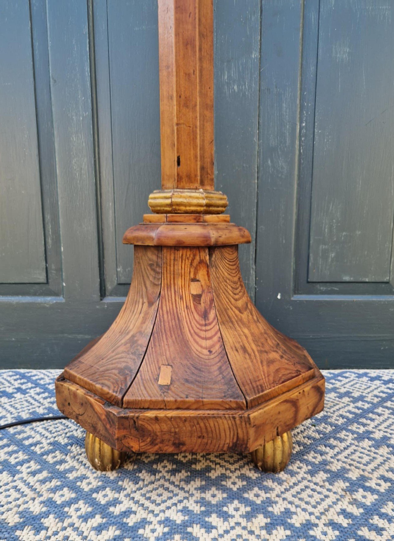 Octagonal standard lamp 9.jpg