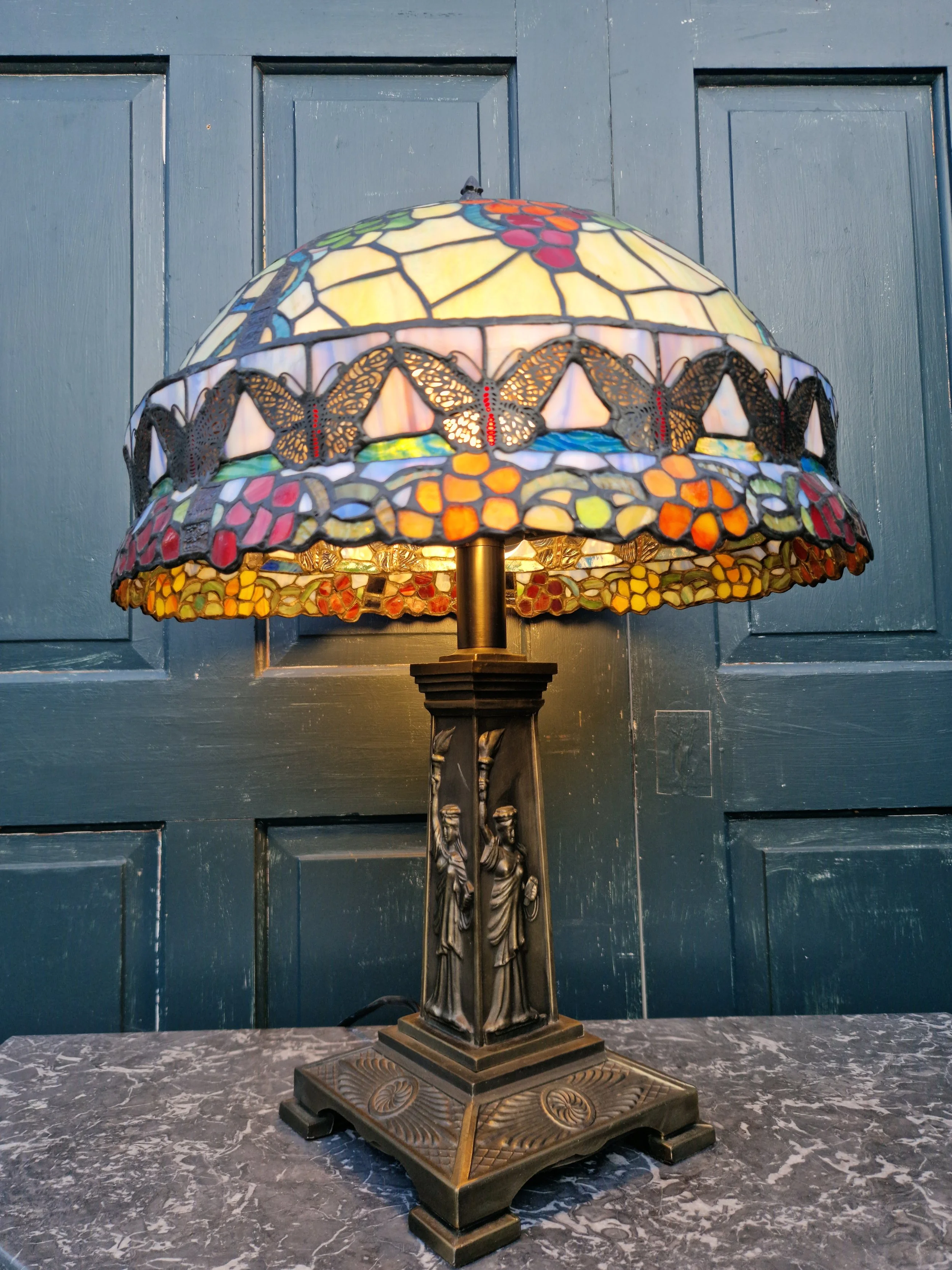Tiffany style lamp 14.jpg