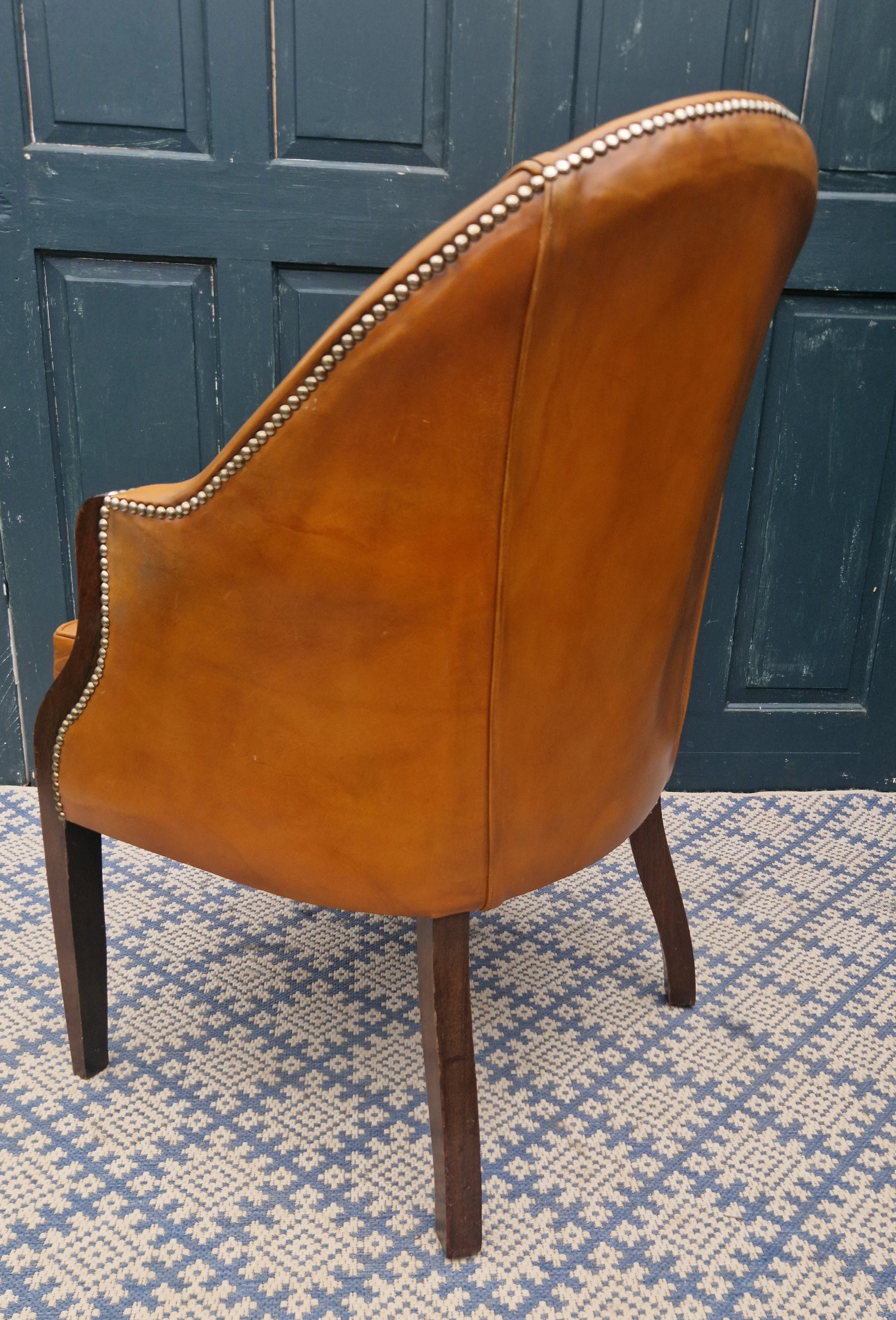 tan leather tub chair 6.jpg