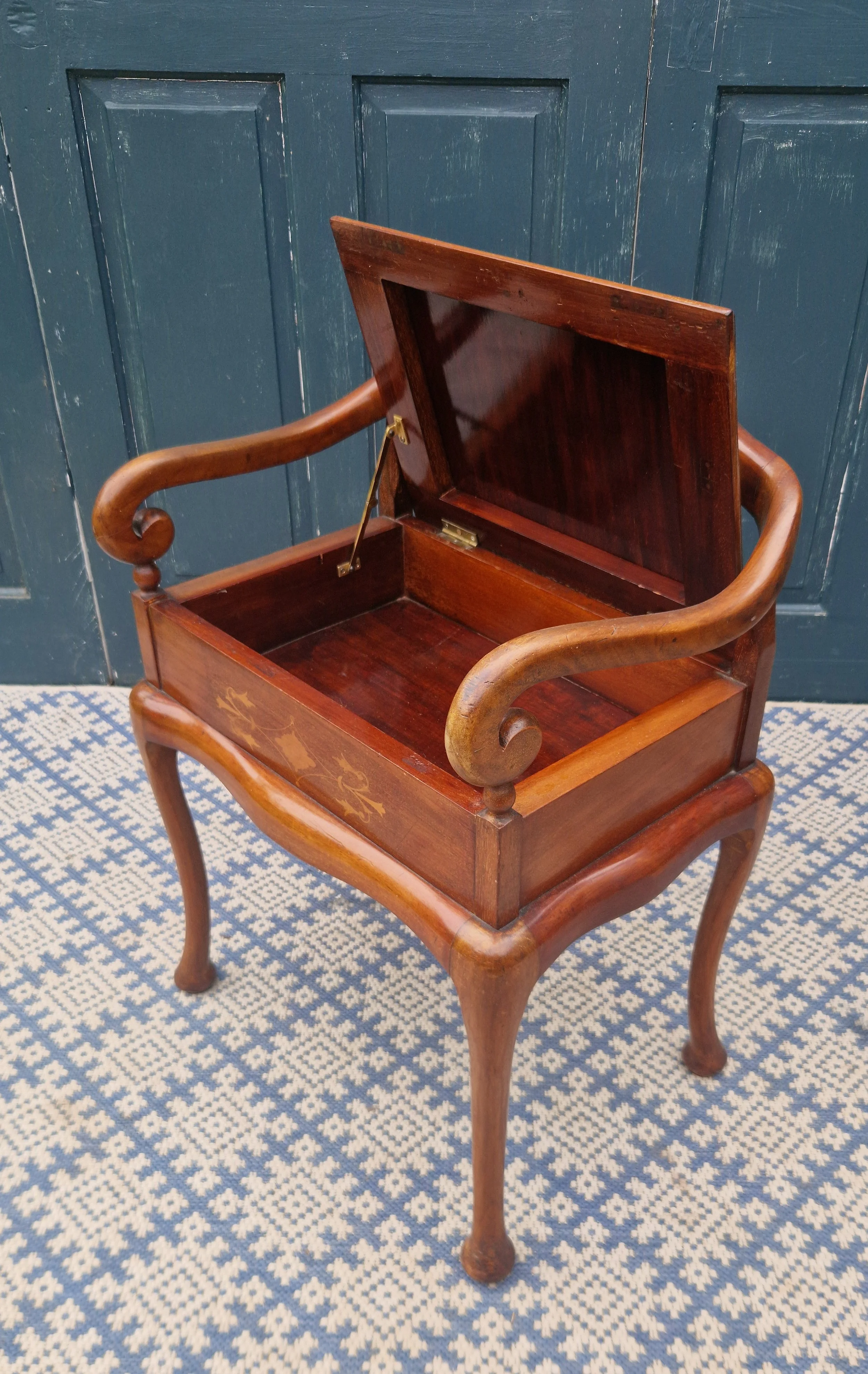 Victorian piano stool 6.jpg