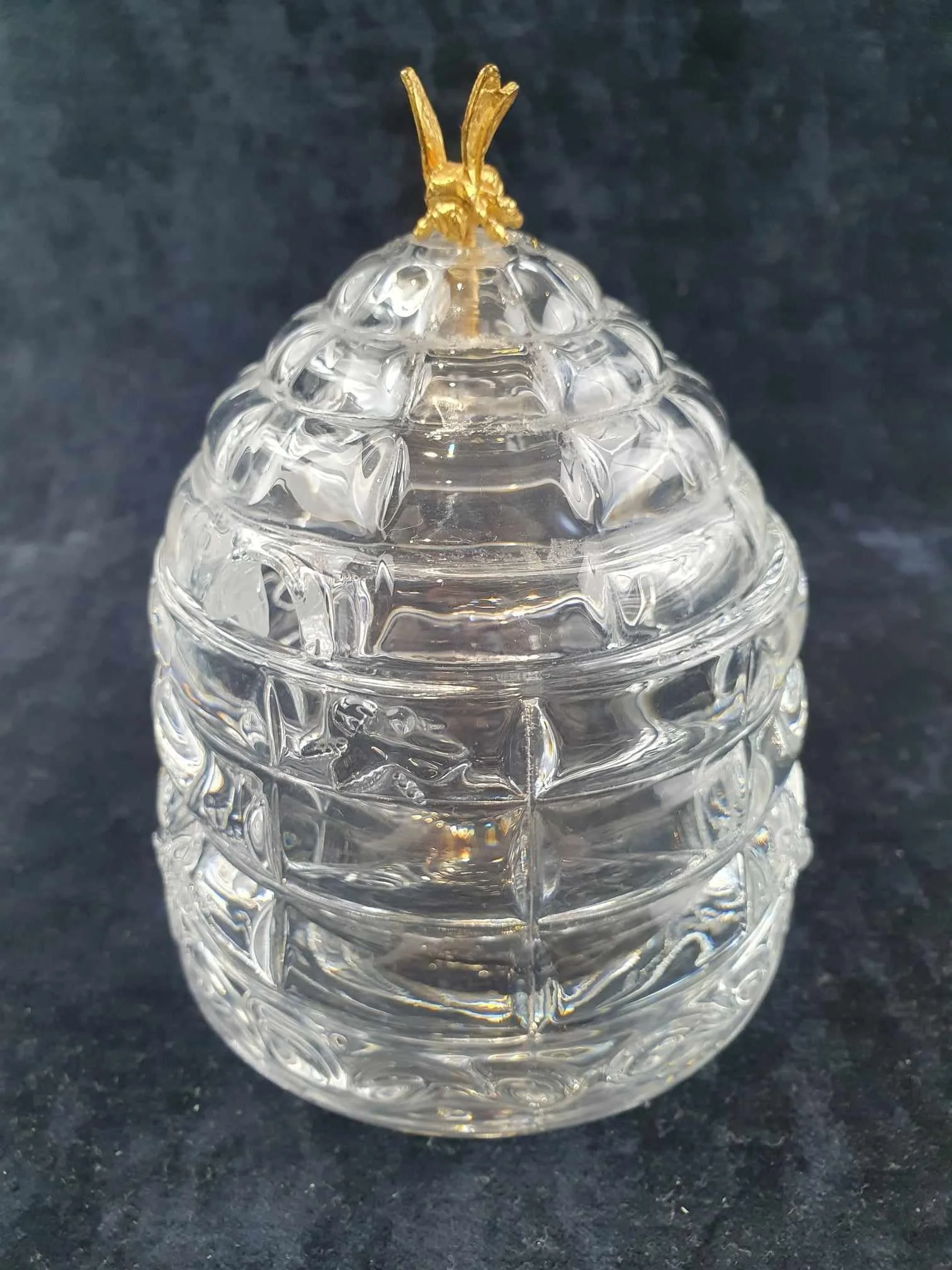 Bee hive honey pot 2.jpg
