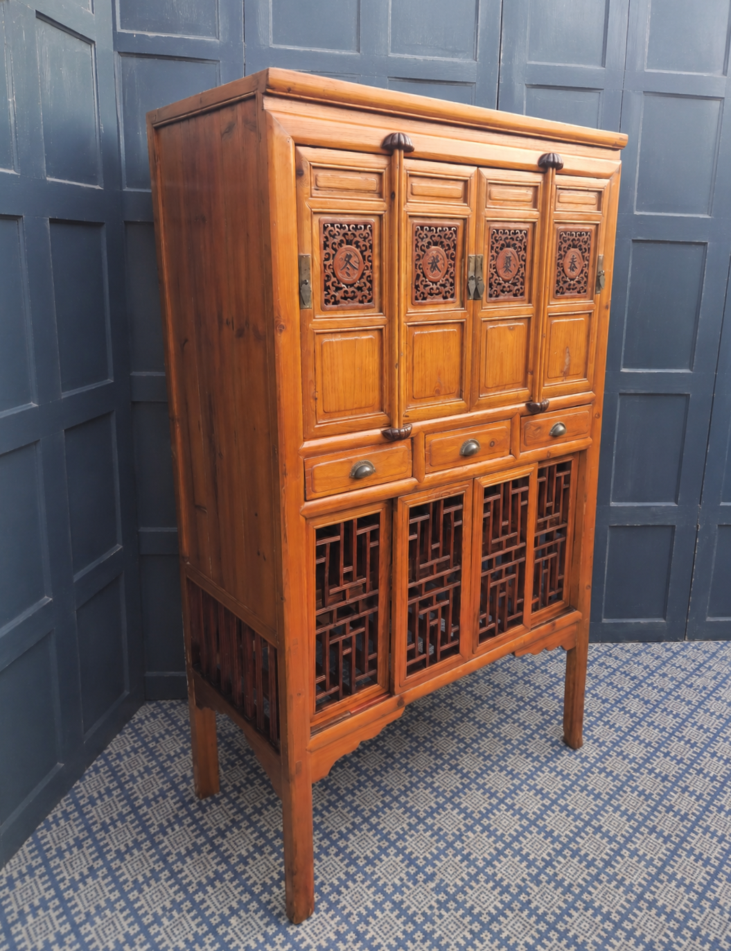 Chinese cabinet 1.png