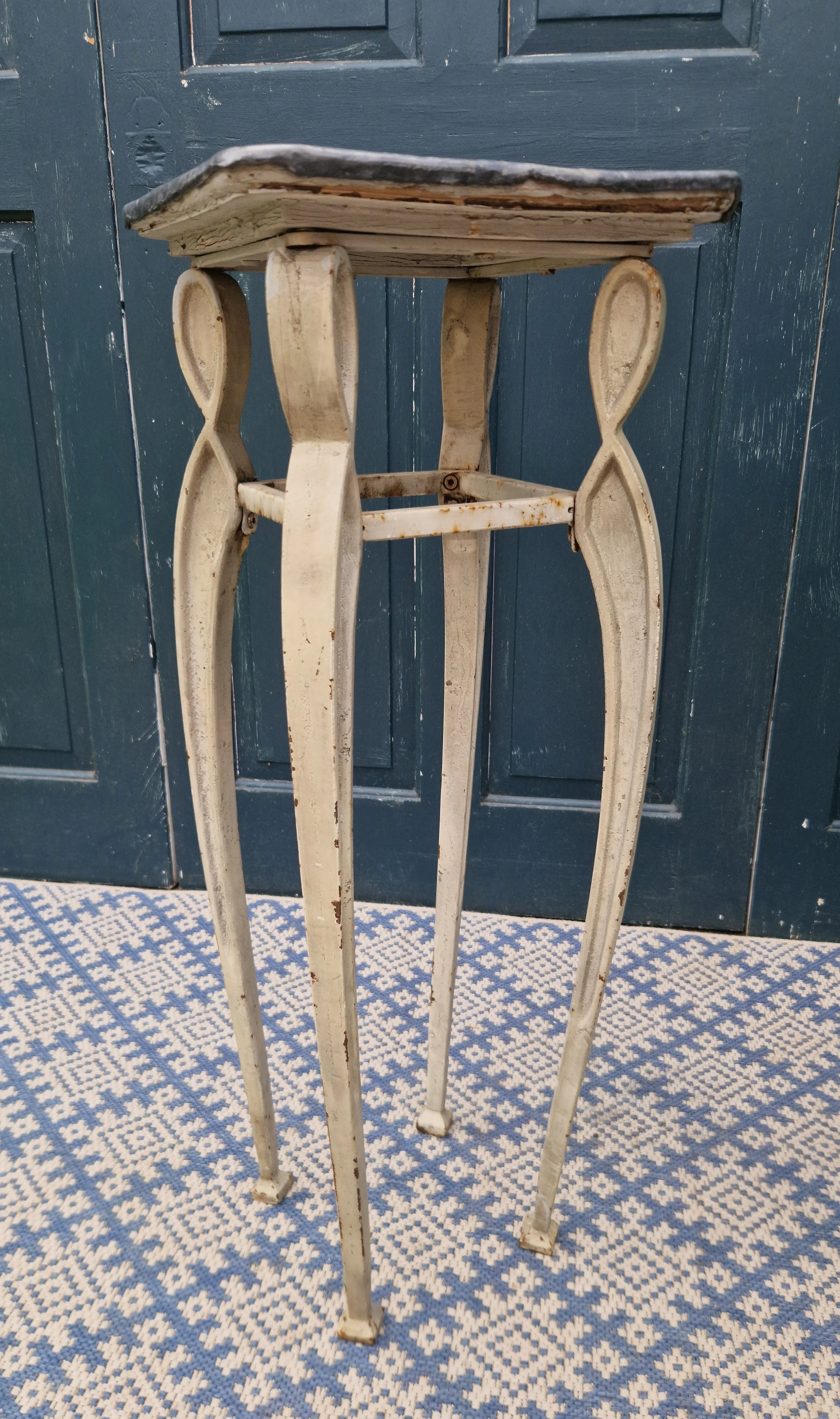 Cast rion plant stands 9.jpg