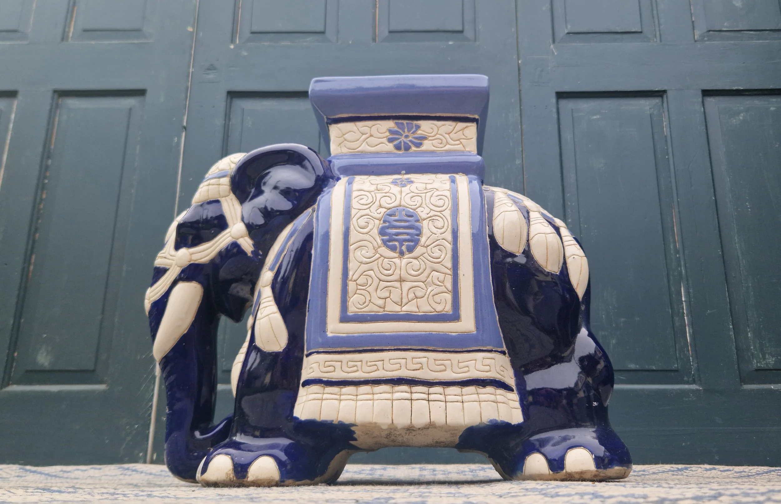 Ceramic elephant plant stand 5.jpg