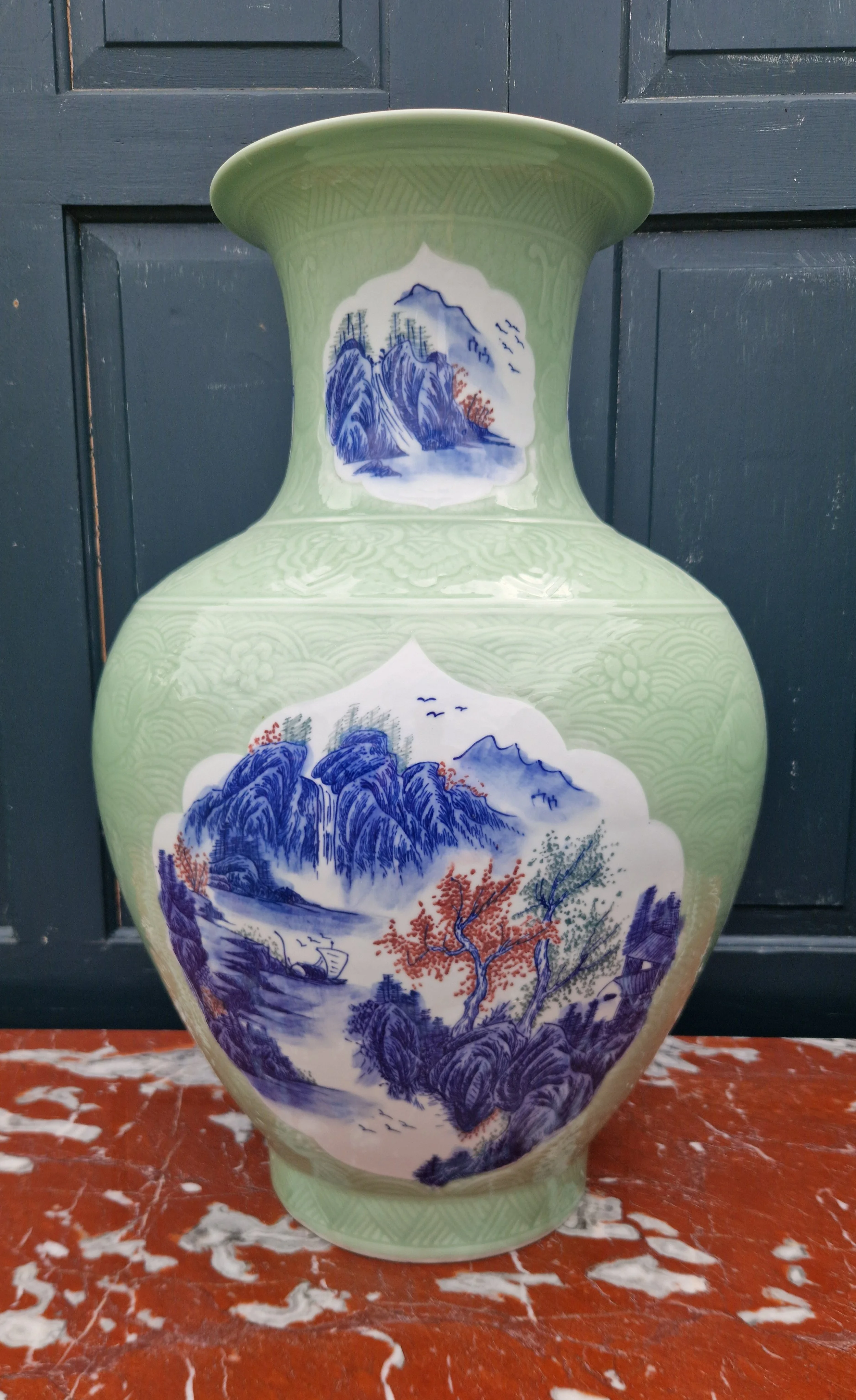 Chinese floor standing vase 4.jpg