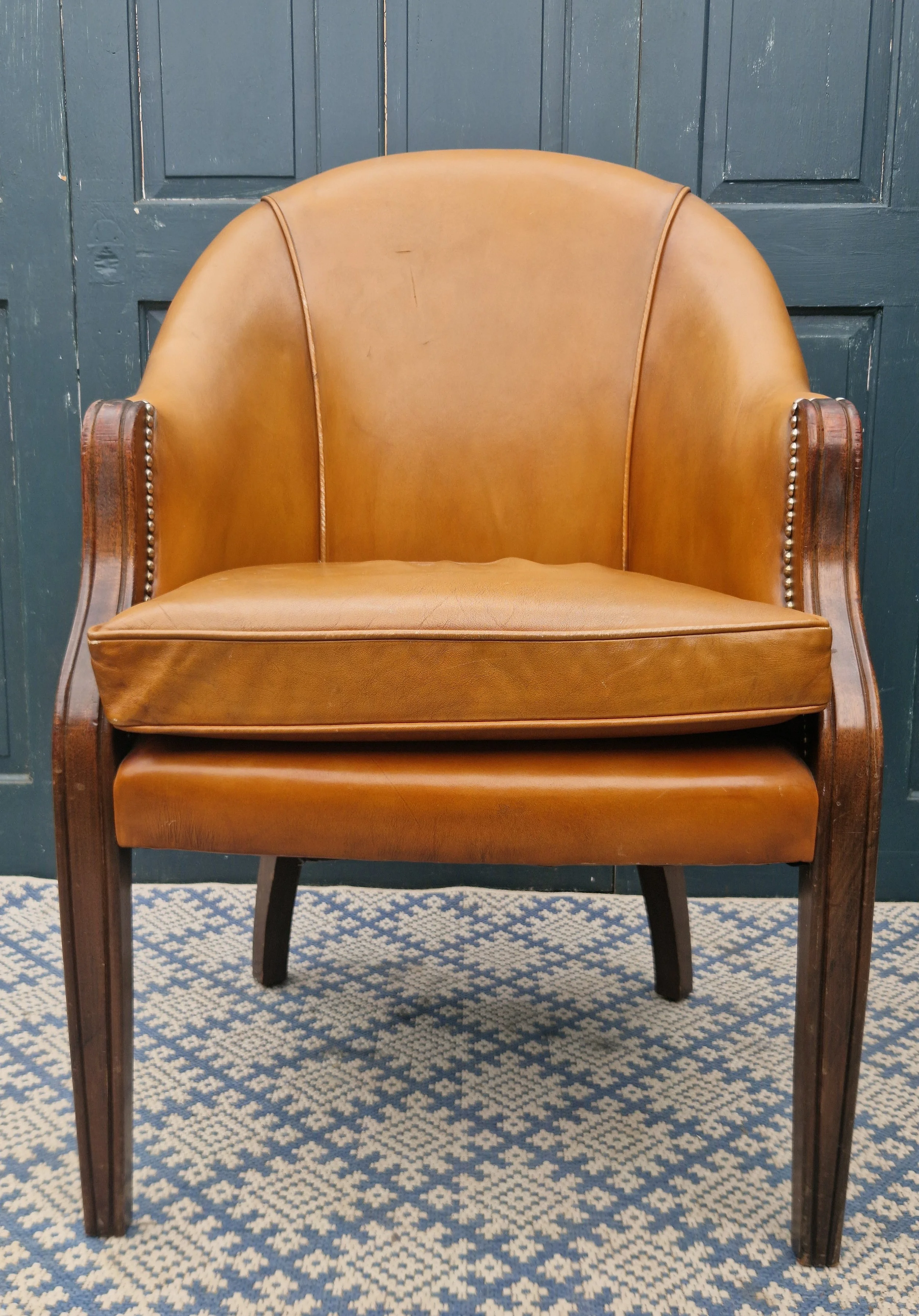 tan leather tub chair 2.jpg