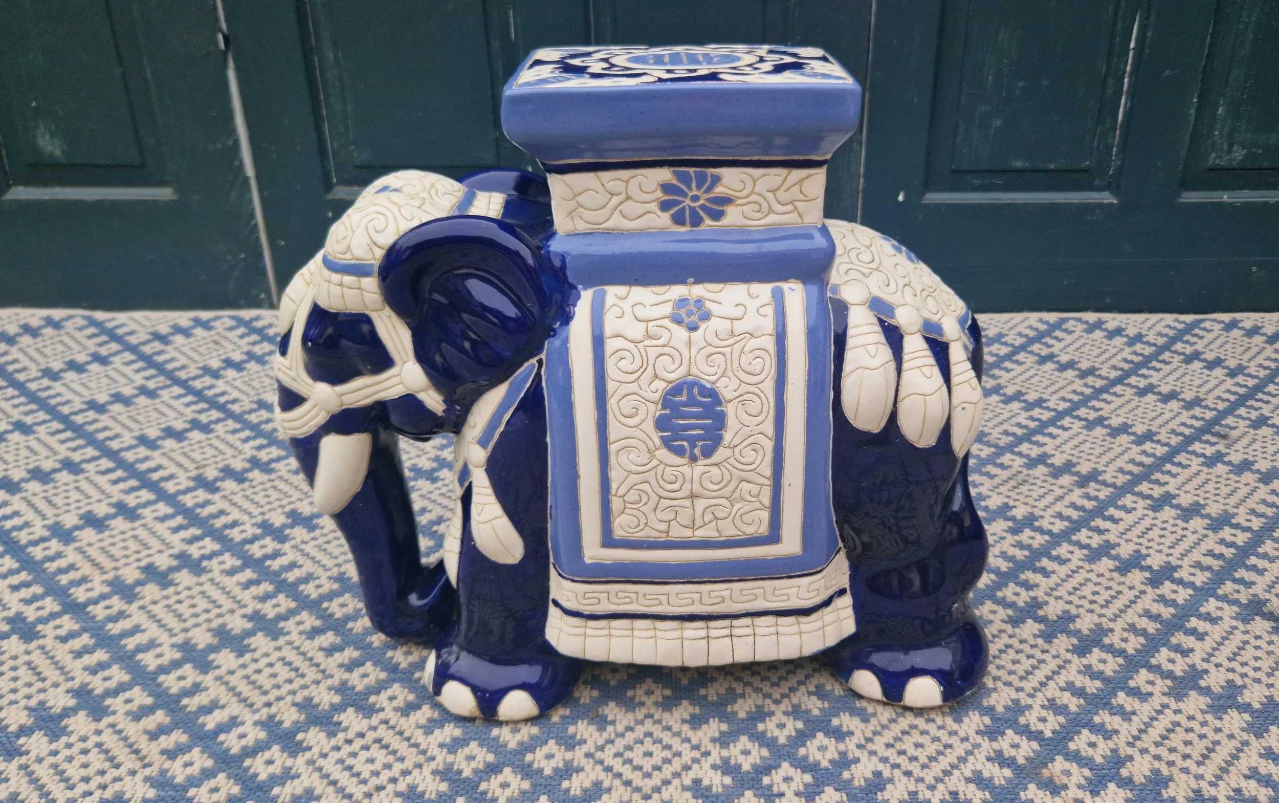 Ceramic elephant plant stand 3.jpg