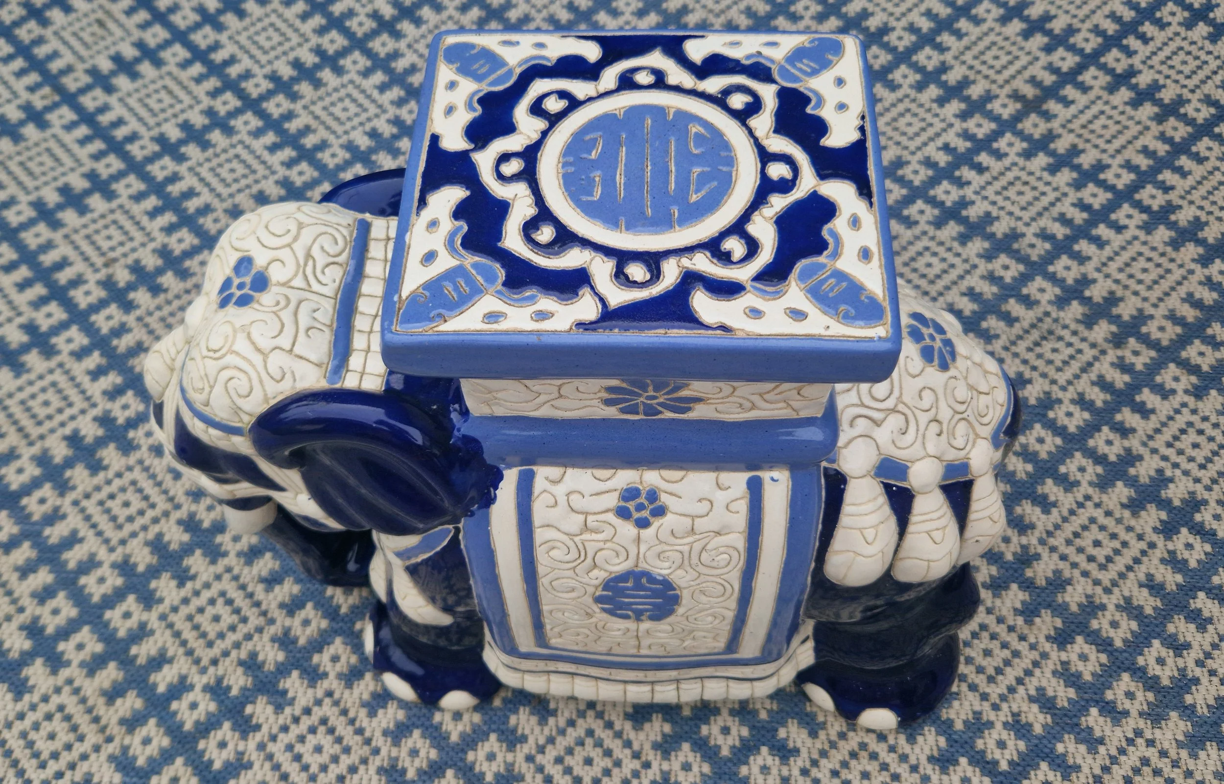 Ceramic elephant plant stand 6.jpg