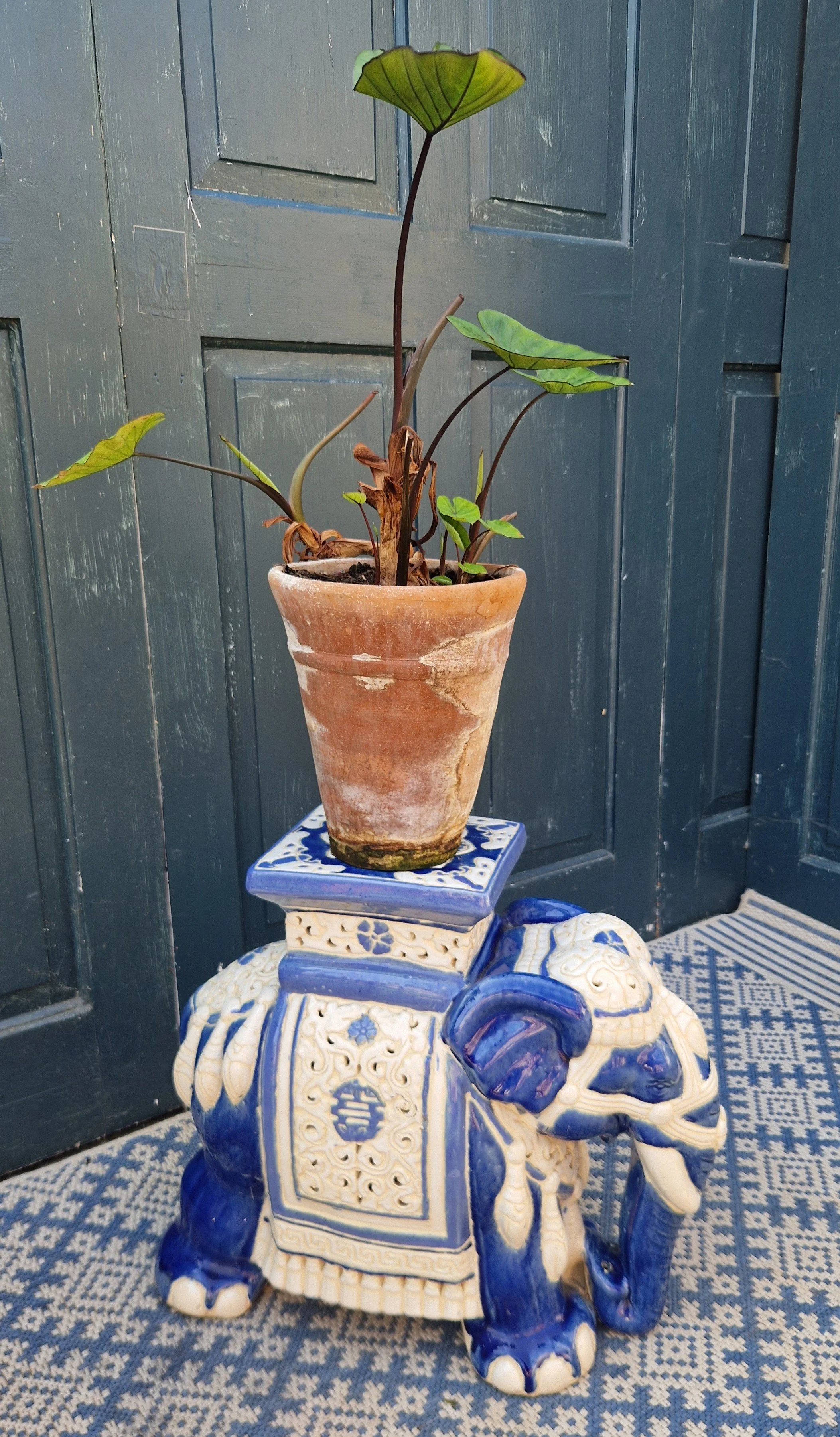 Ceramic Elephants pair 10.jpg