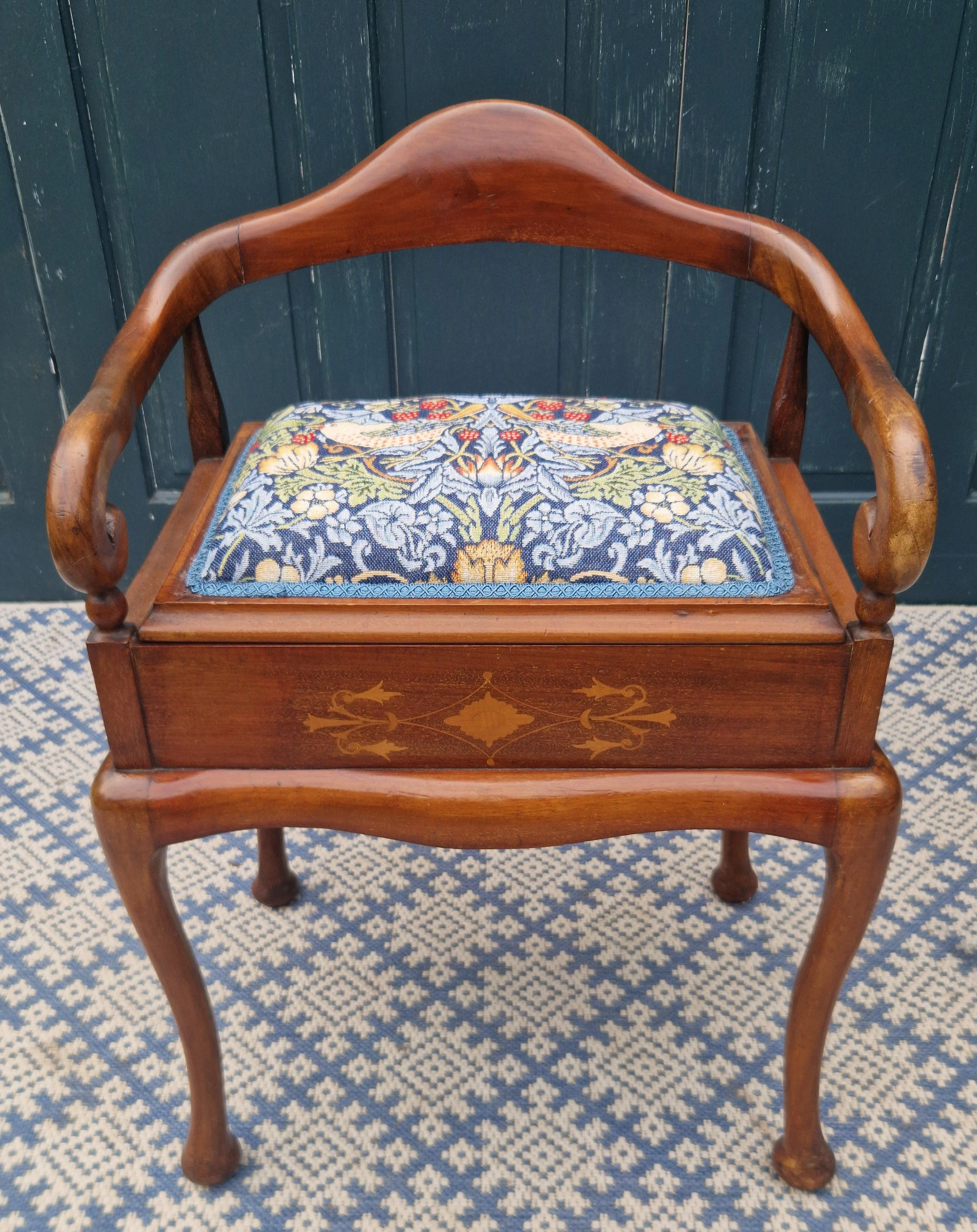 Victorian piano stool 3.jpg