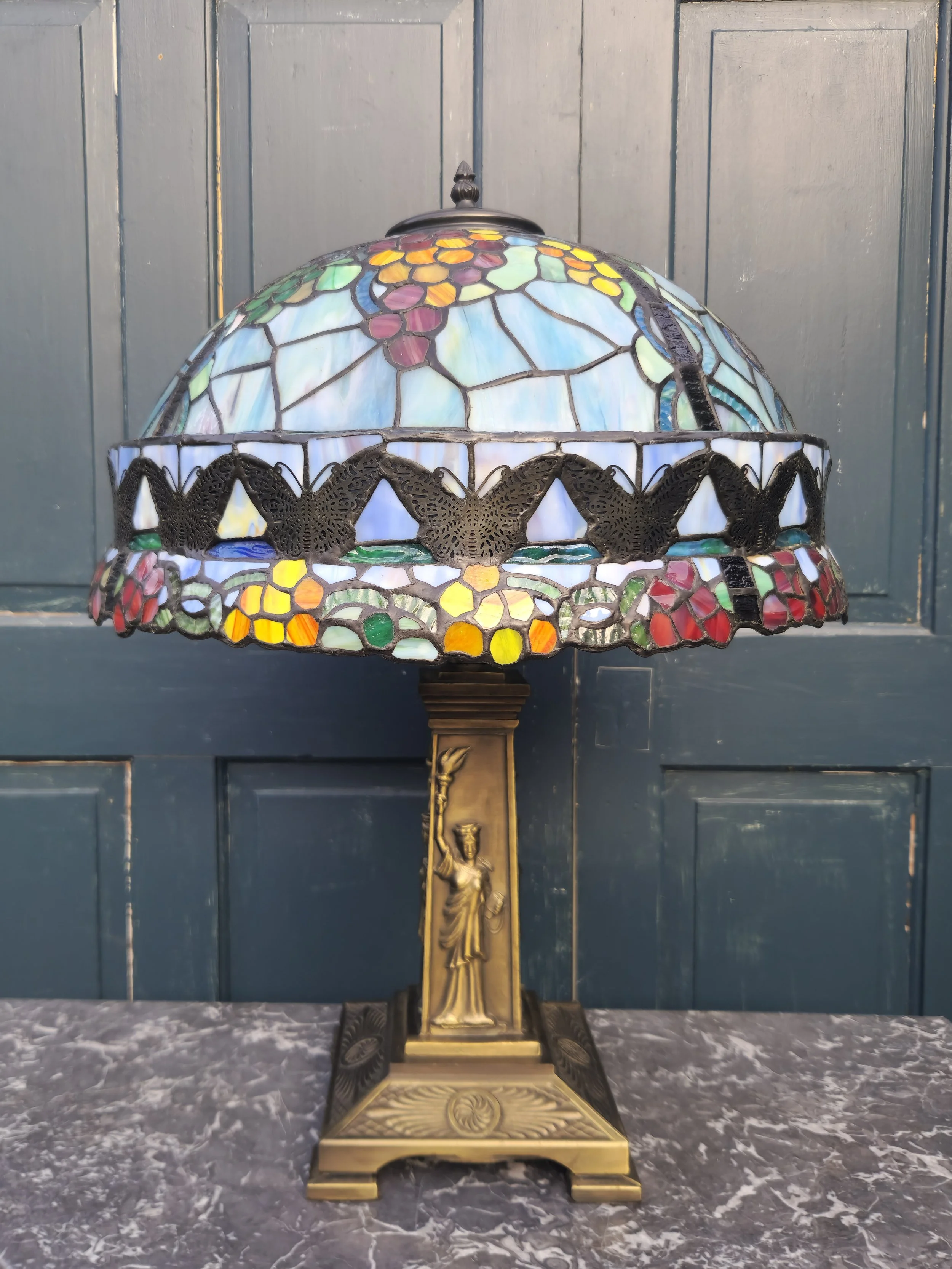 Tiffany style lamp 2.jpg