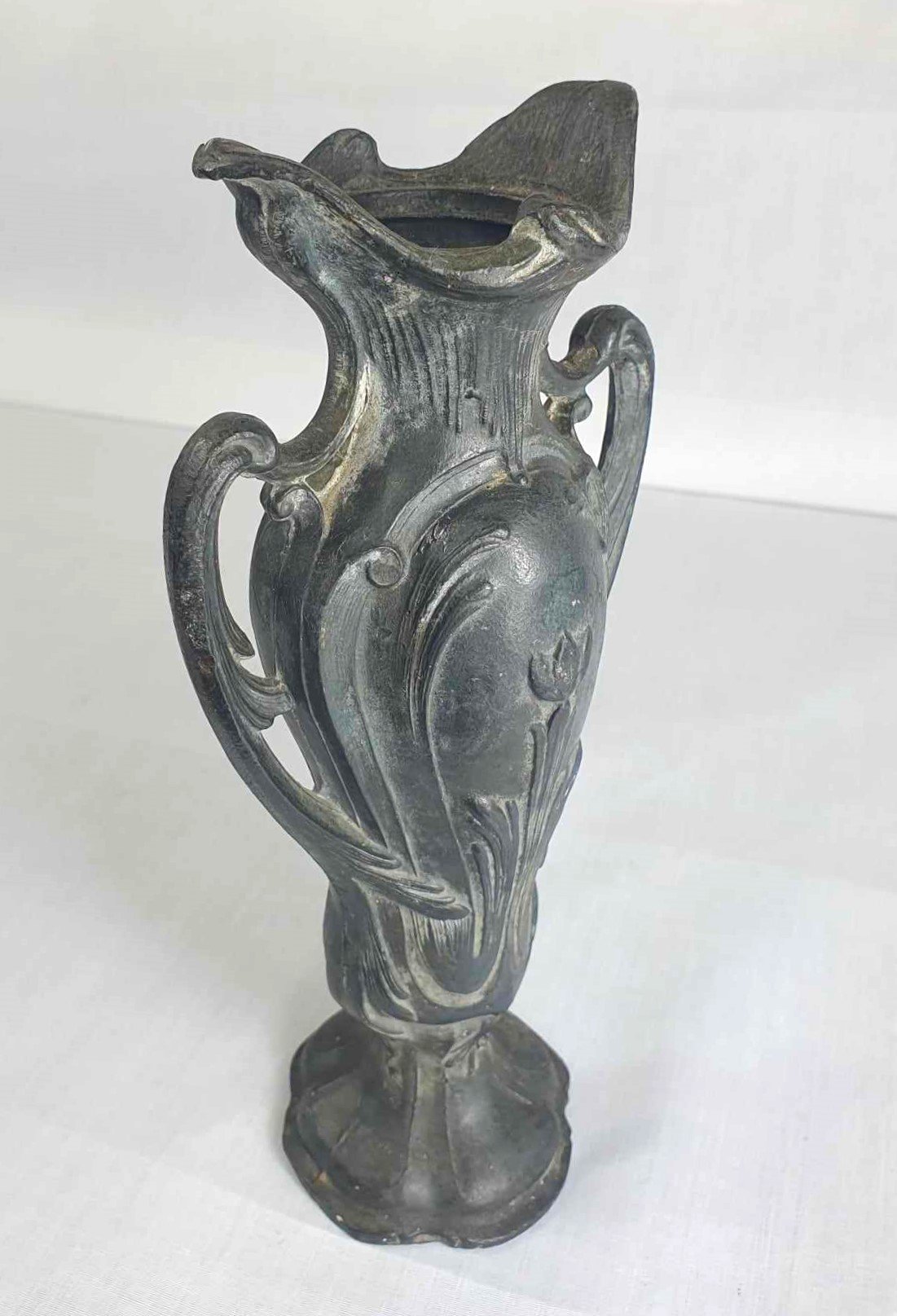 Art Nouveau pewter flower vase 3.jpg