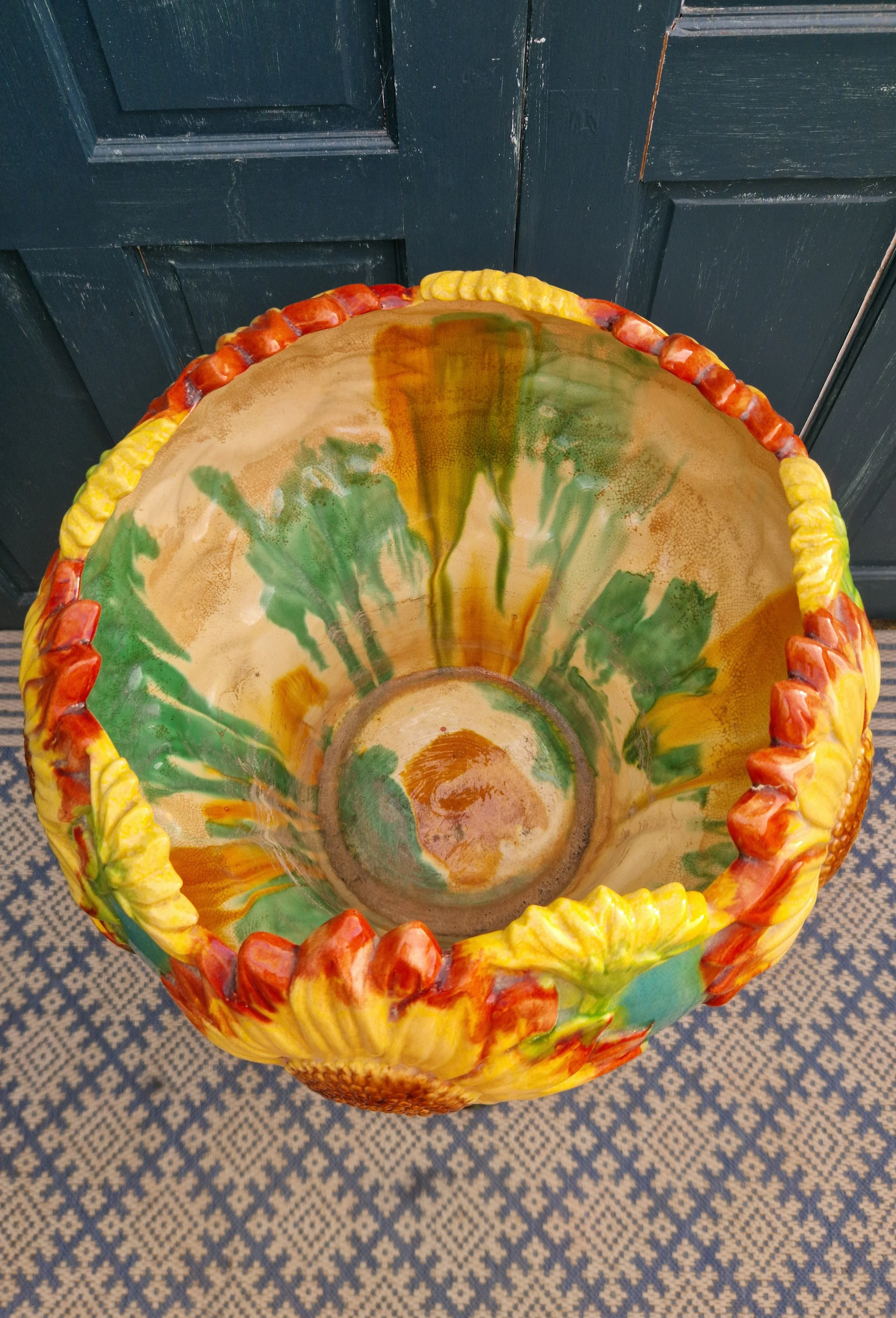 Majolica Jaridiniere 12.jpg