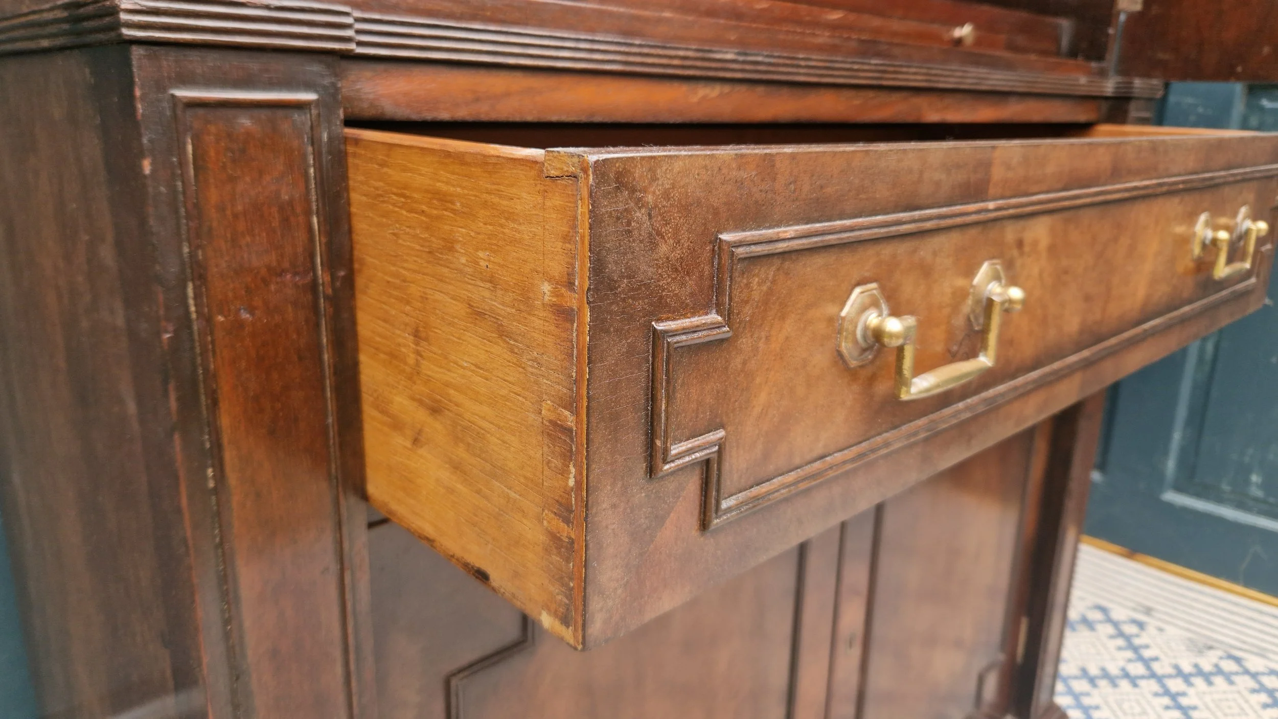 Egyptian revival Mahogany cabinet 10.jpg