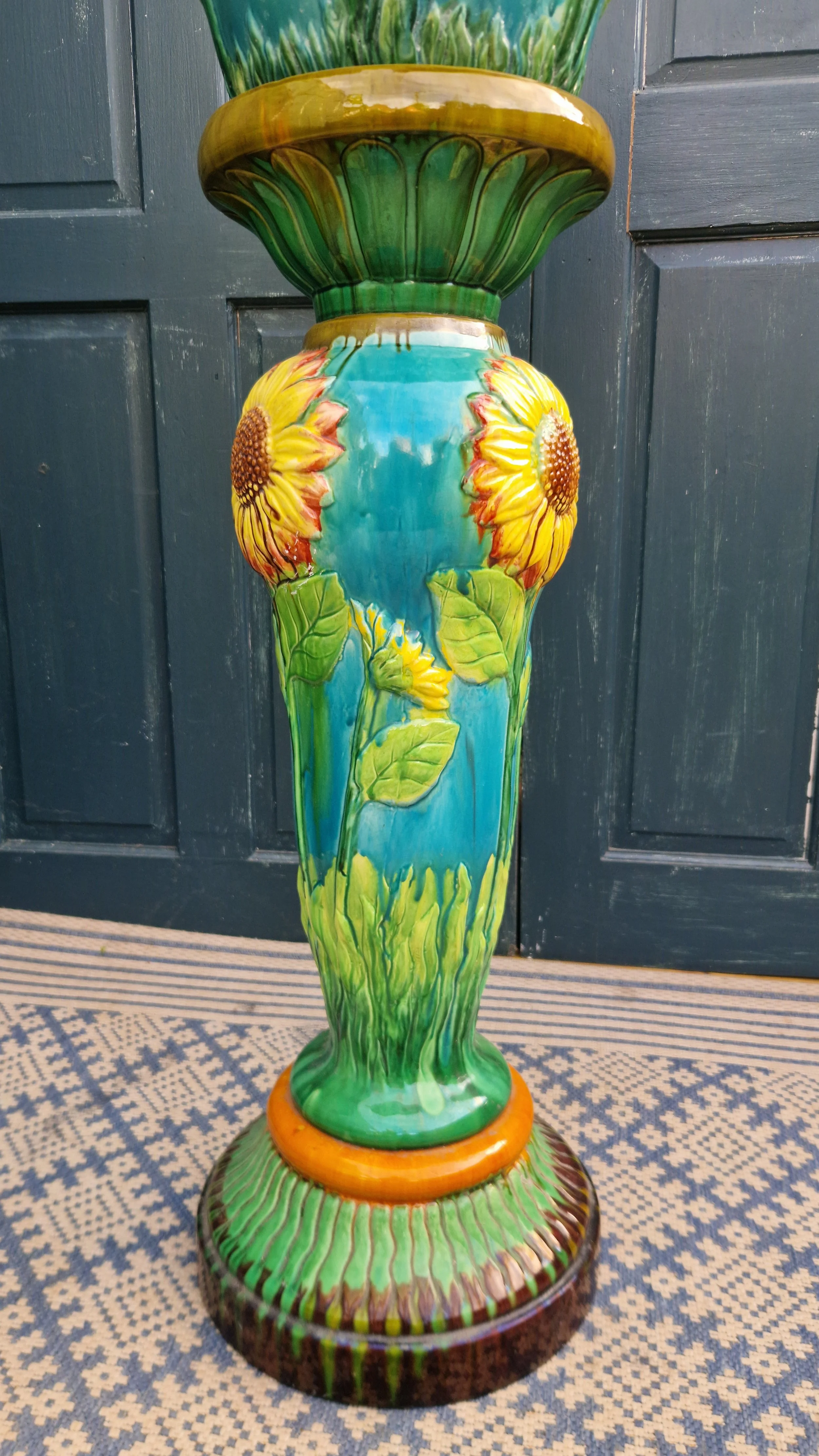 Majolica Jaridiniere 7.jpg