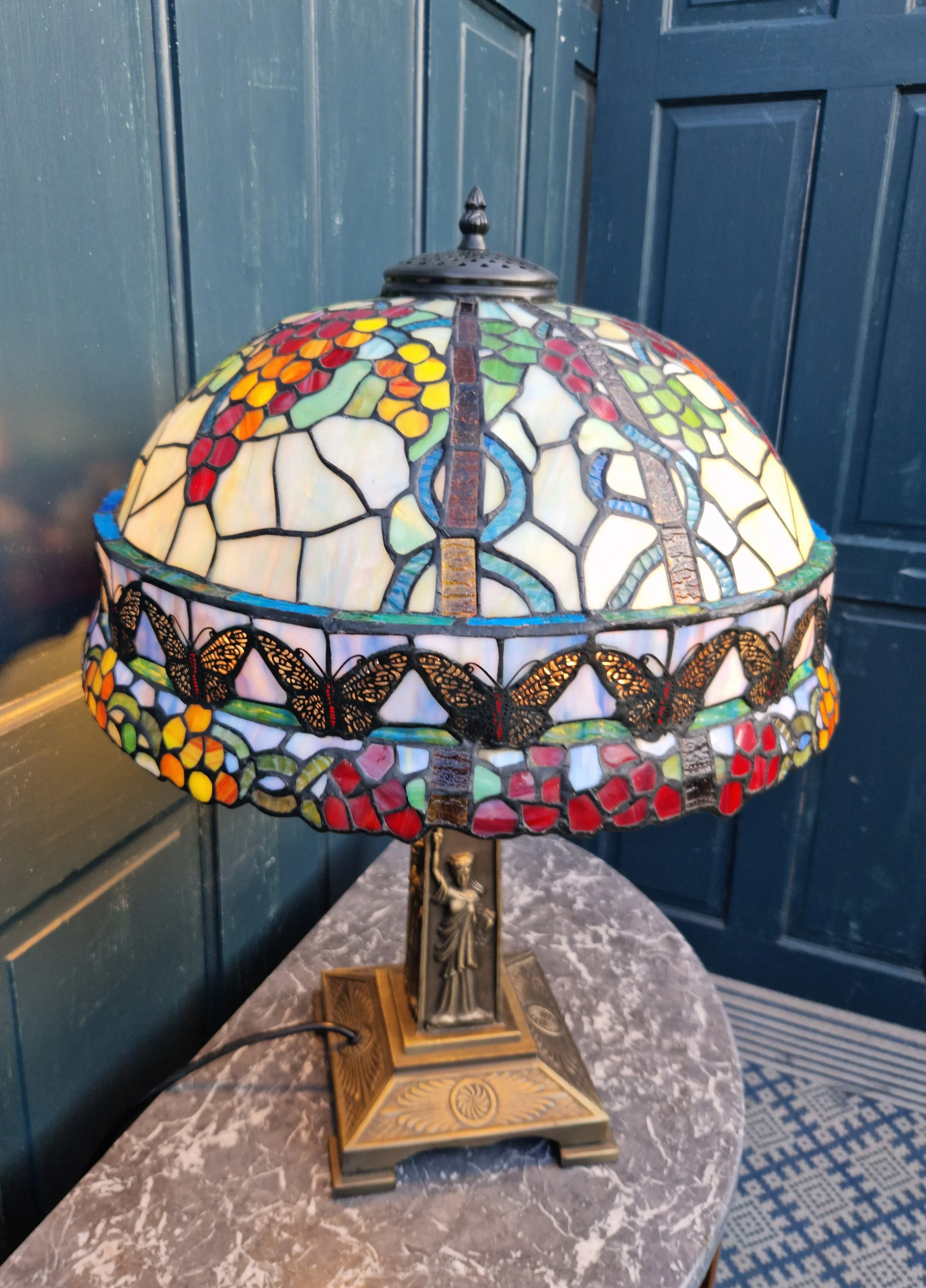 Tiffany style lamp 6.jpg