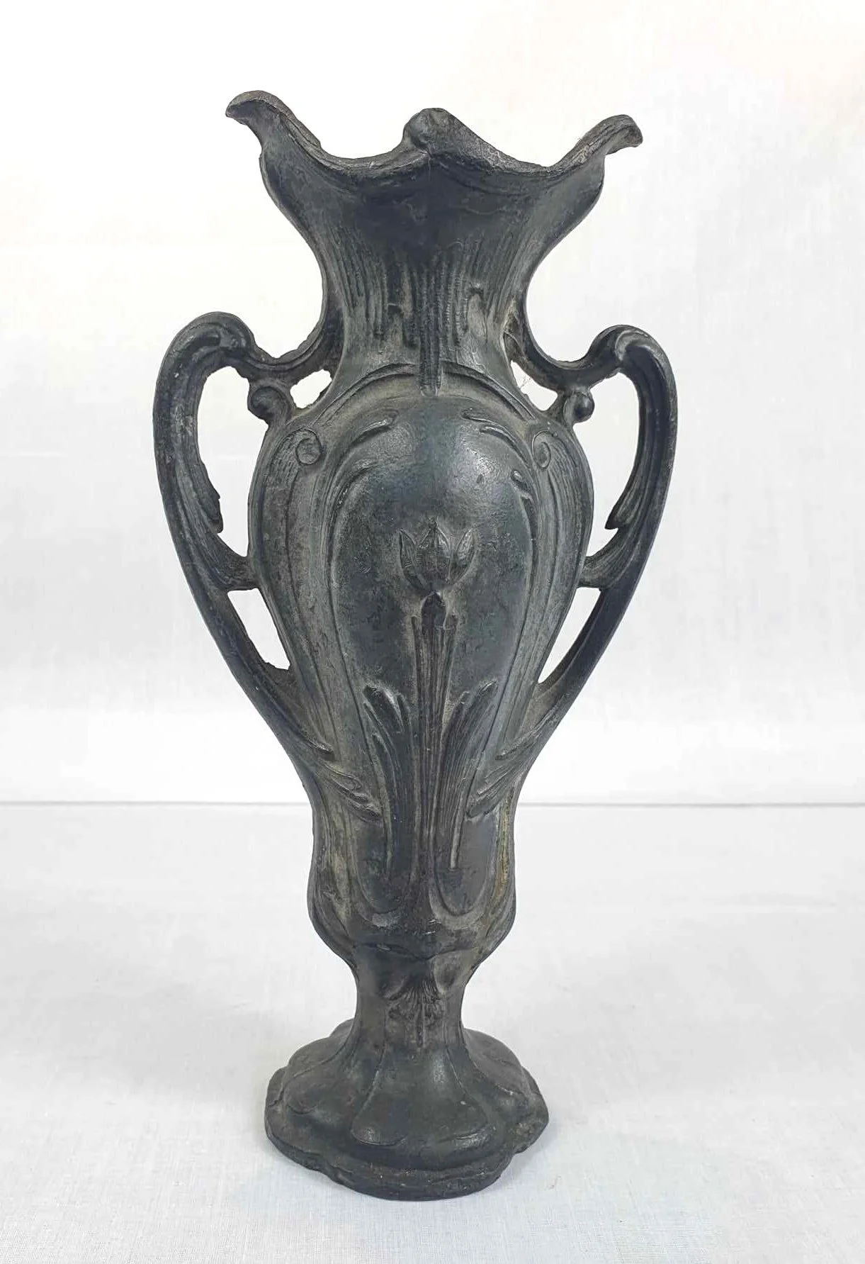 Art Nouveau pewter flower vase 4.jpg