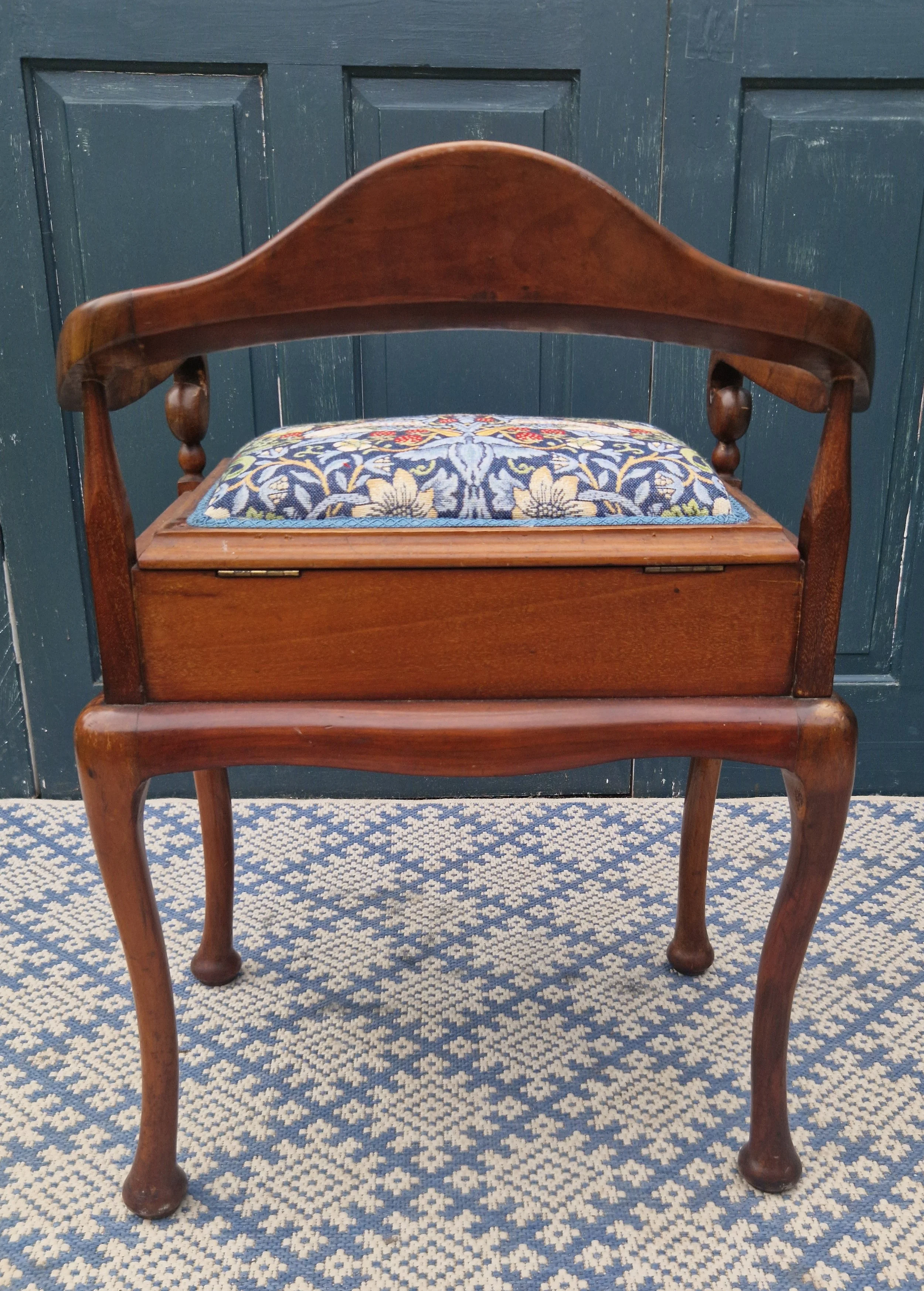 Victorian piano stool 5.jpg