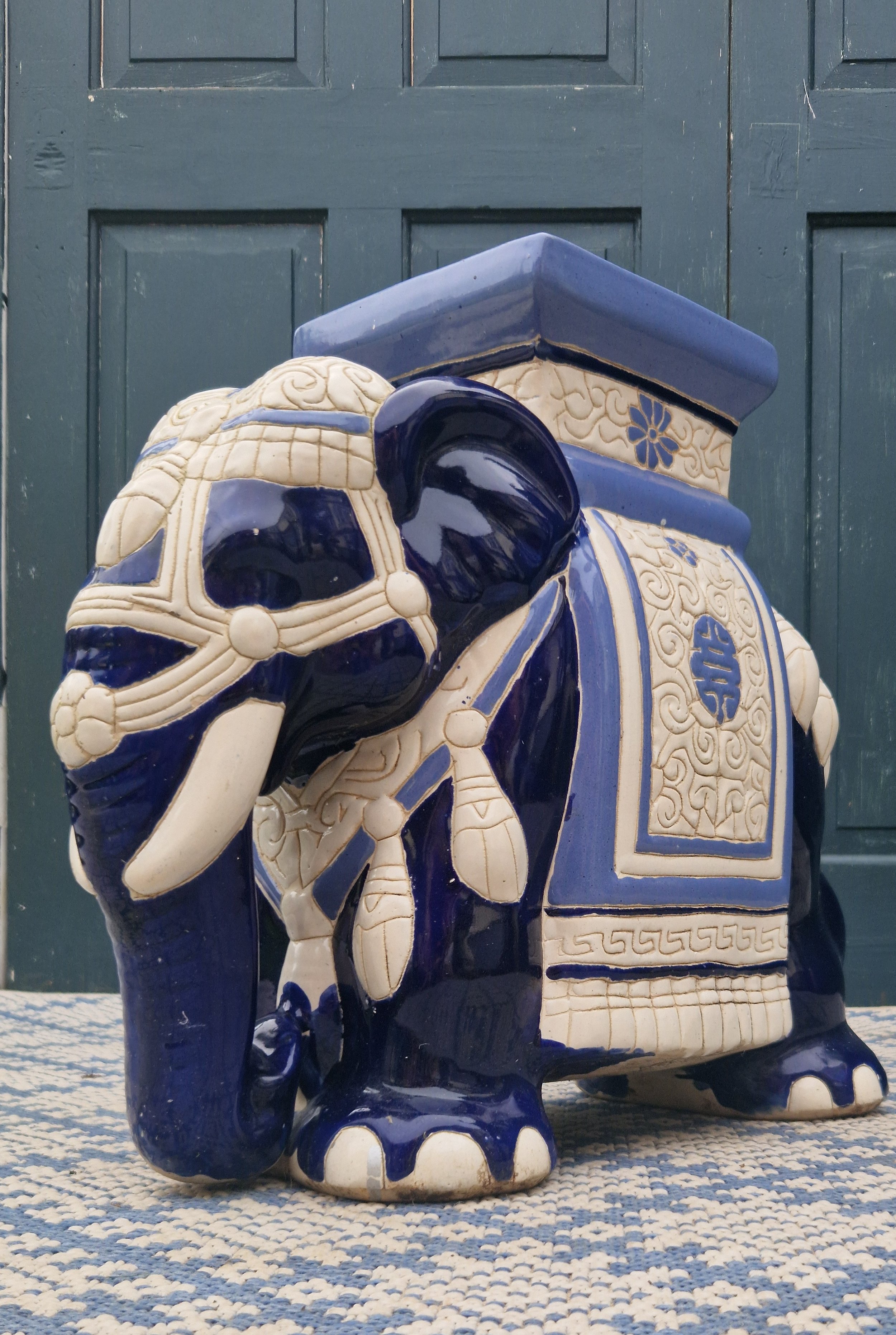 Ceramic elephant plant stand 8.jpg