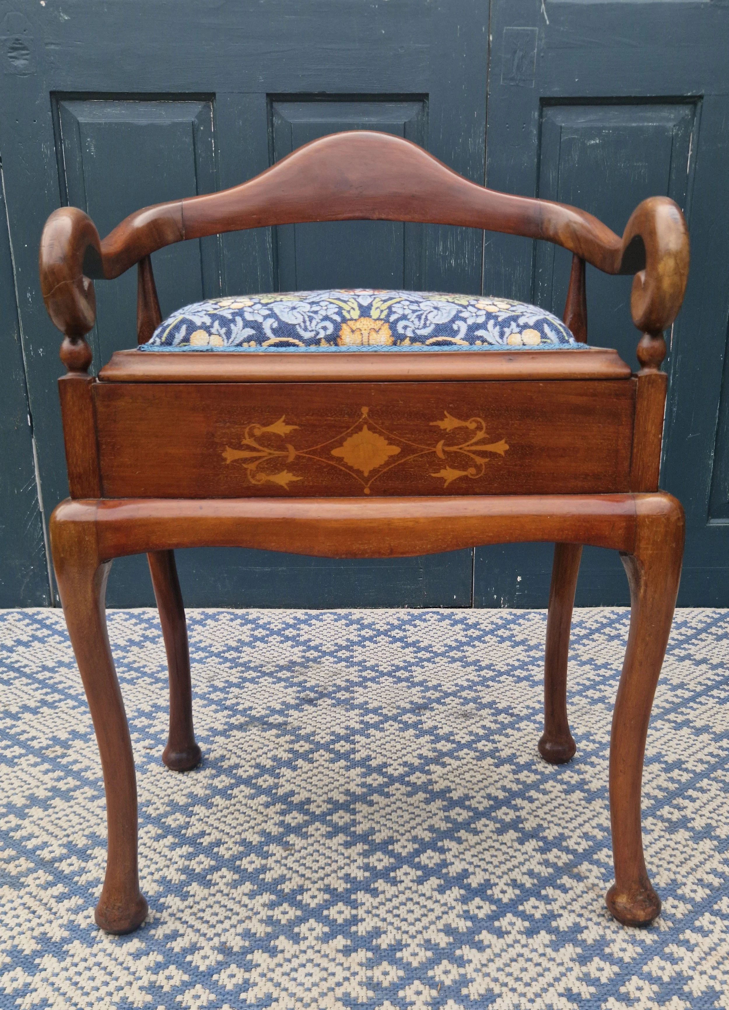 Victorian piano stool 4.jpg