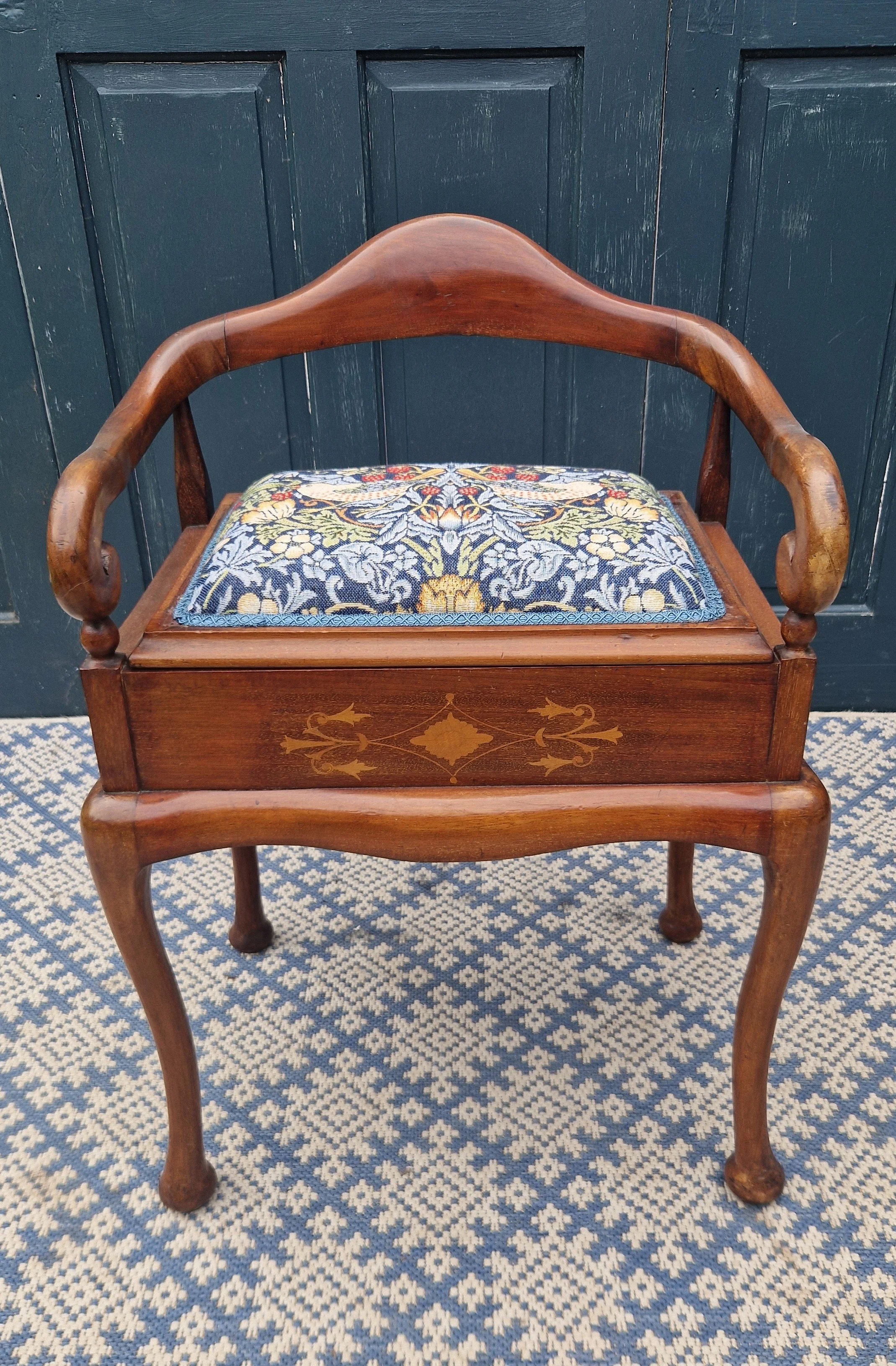 Victorian piano stool 1.jpg