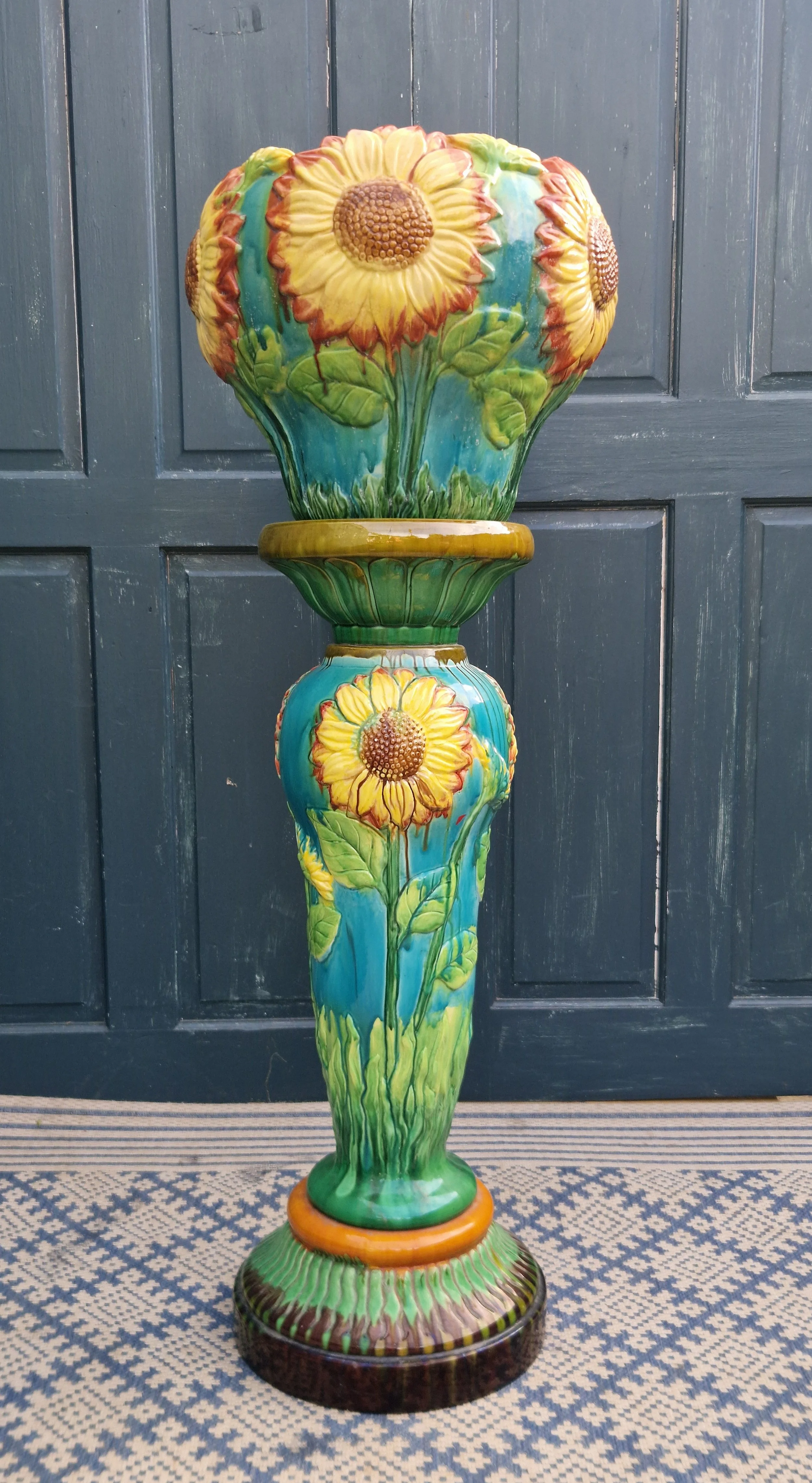 Majolica Jaridiniere 3.jpg