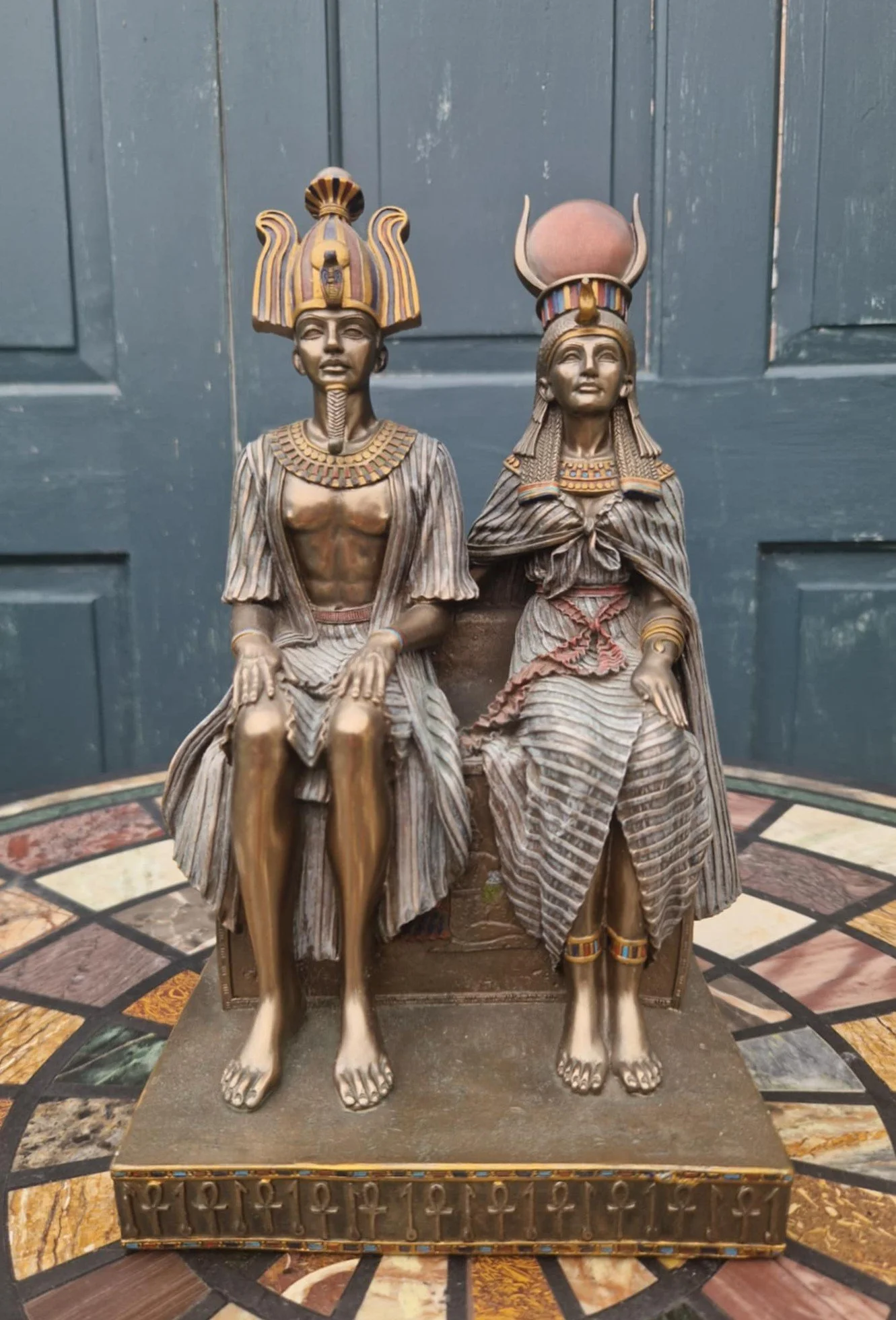 Pharaoh and Isis statue 2.jpg