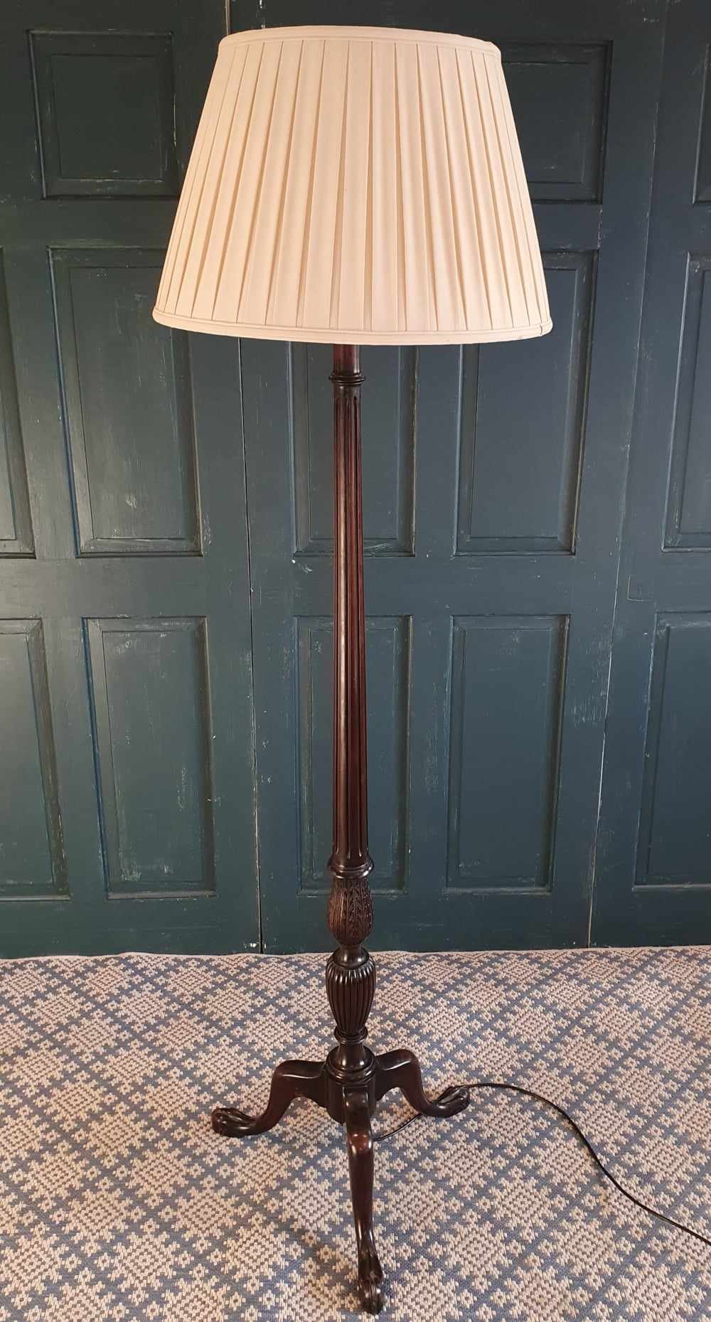 Mahogany standard lamp 1.jpg