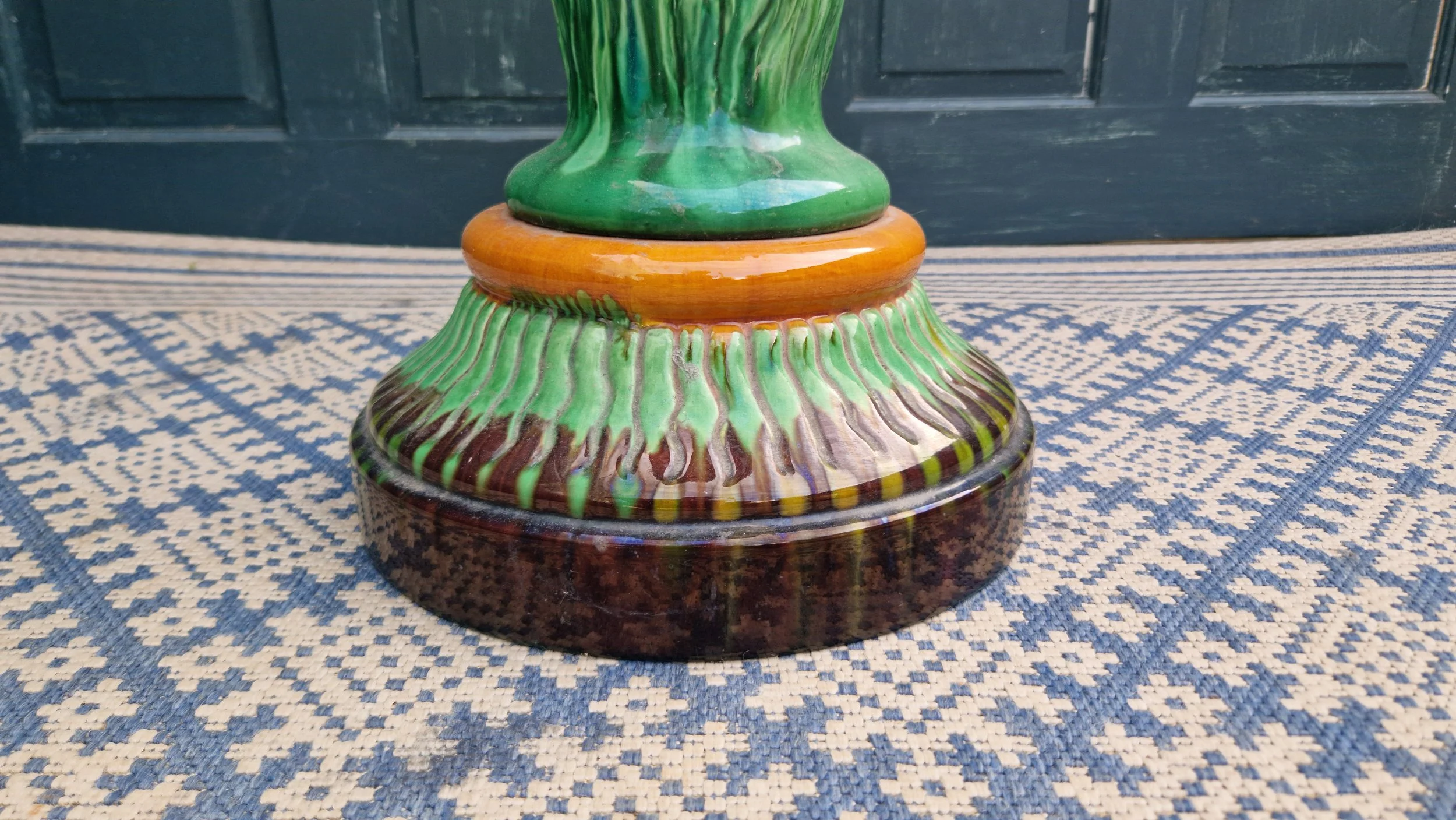 Majolica Jaridiniere 10.jpg