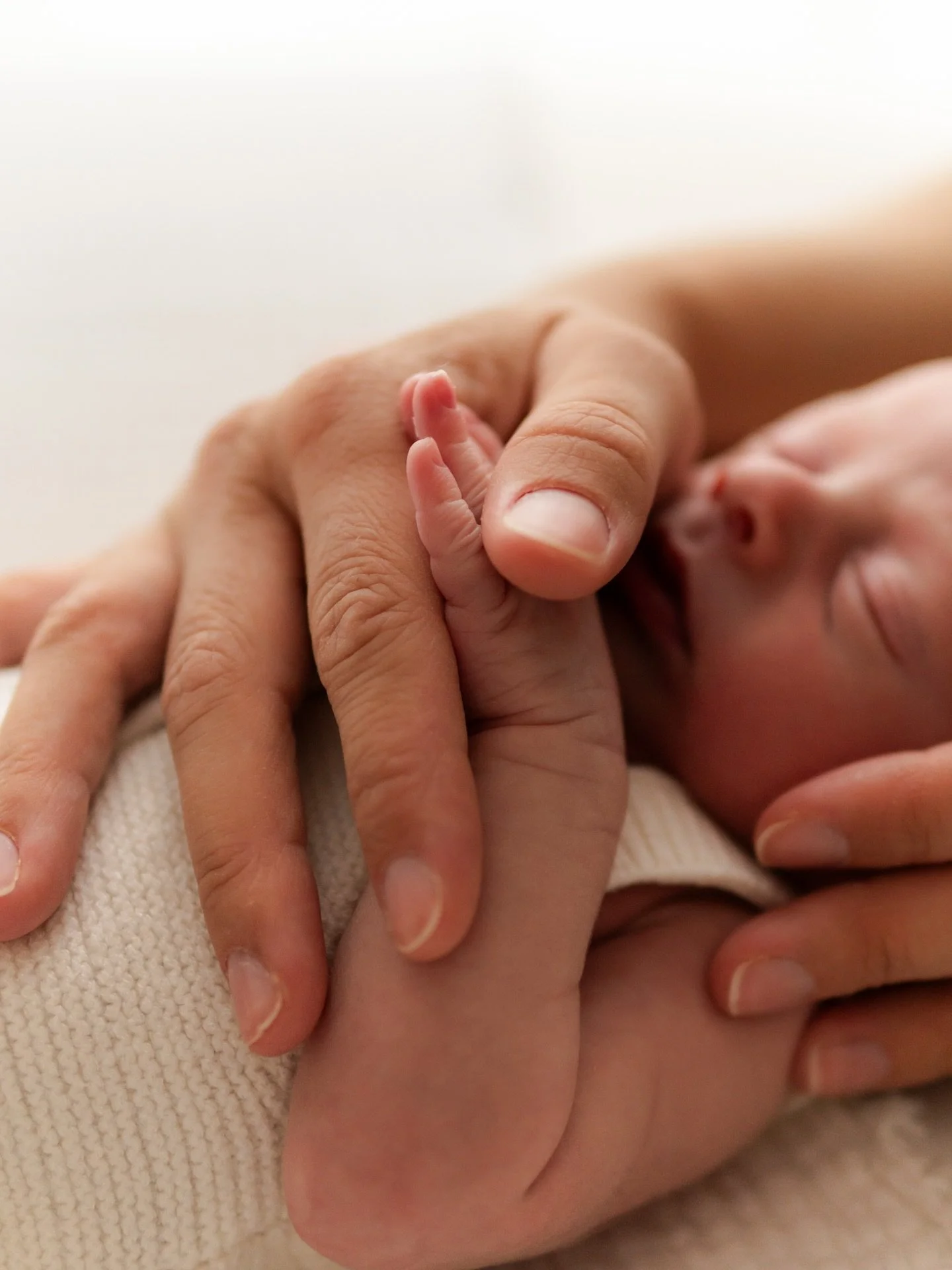 If only they could stay this little a tiny bit longer 

#surreynewbornphotographer 
#camberleynewbornphotographer 
#guildfordnewbornphotographer 
#mytchettnewbornphotographer 
#frimleynewbornphotographer
#farnhamnewbornphotographer 
#farnboroughnewbo