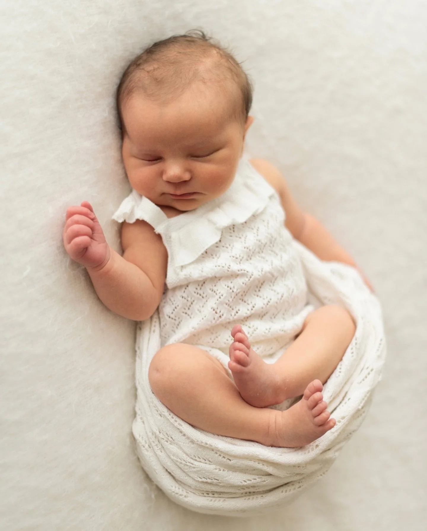 One from the studio archives ❤️ 

#surreynewbornphotographer 
#camberleynewbornphotographer 
#farnboroughnewbornphotographer 
#mytchettnewbornphotographer 
#guildfordnewbornphotographer 
#farnhamnewbornphotographer