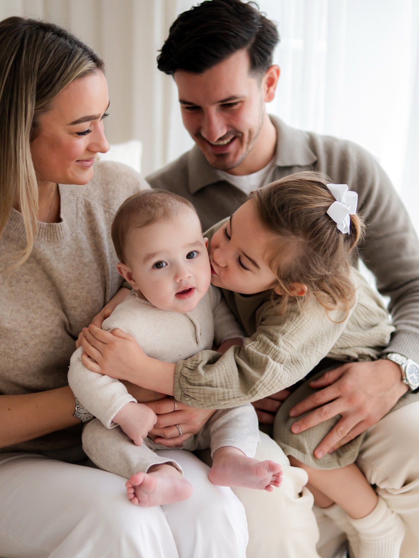 Kisses for her baby brother 

#surreynewbornphotographer 
#camberleynewbornphotographer 
#mytchettnewbornphotographer 
#frimleynewbornphotographer 
#sandhurstnewbornphotographer 
#farnhamnewbornphotographer 
#guildfordnewbornphotographer 
#hampshiren
