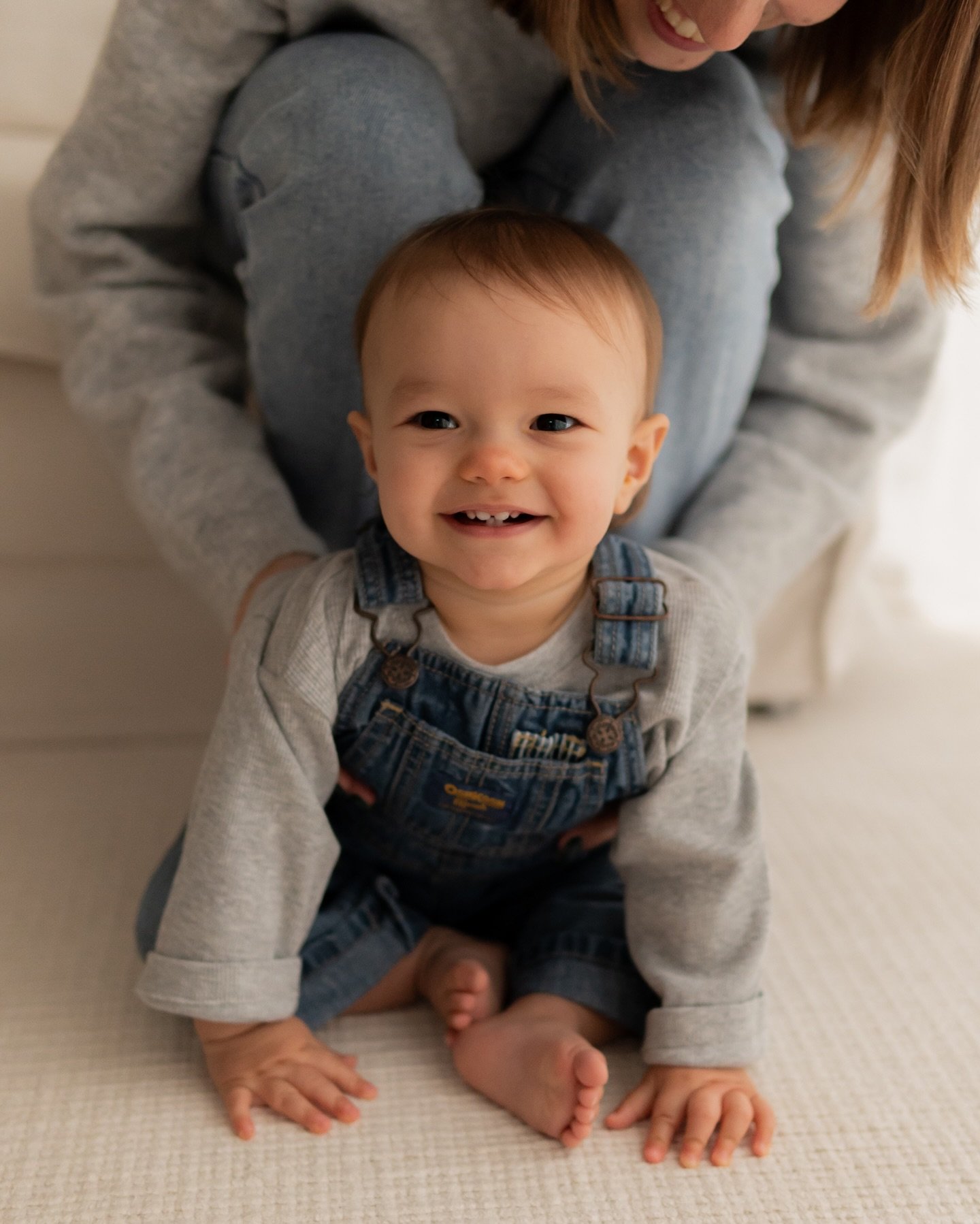 Dungarees will always be a yes from me 

#camberleyfamilyphotographer 
#surreyfamilyphotographer 
#farnhamfamilyphotographer 
#farnboroughfamilyphotographer 
#hampshirefamilyphotographer