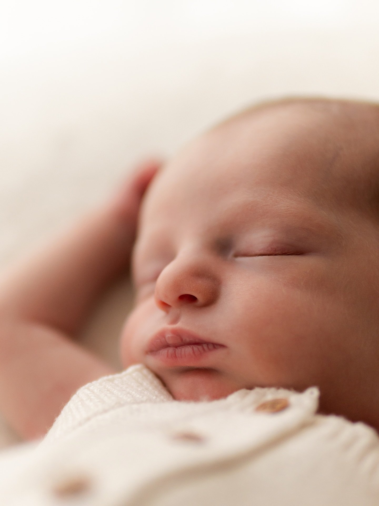 Little details to take up the biggest space in your heart &hearts;️ 

#surreynewbornphotography 
#camberleynewbornphotographer 
#farnhamnewbornphotographer 
#surreyfamilyphotographer 
#farnboroughnewbornphotographer